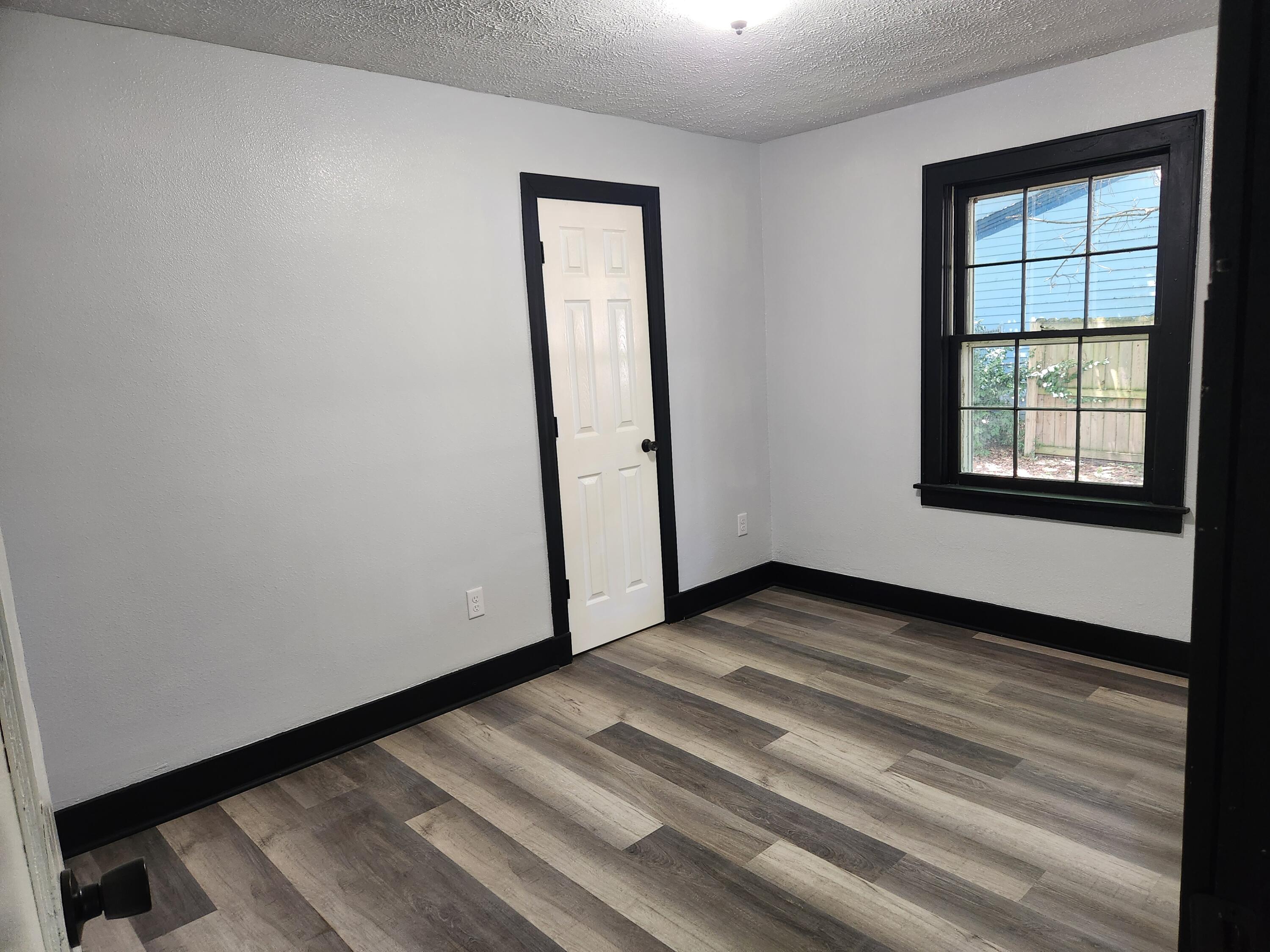 524 West Jackson Street Property Photo 6
