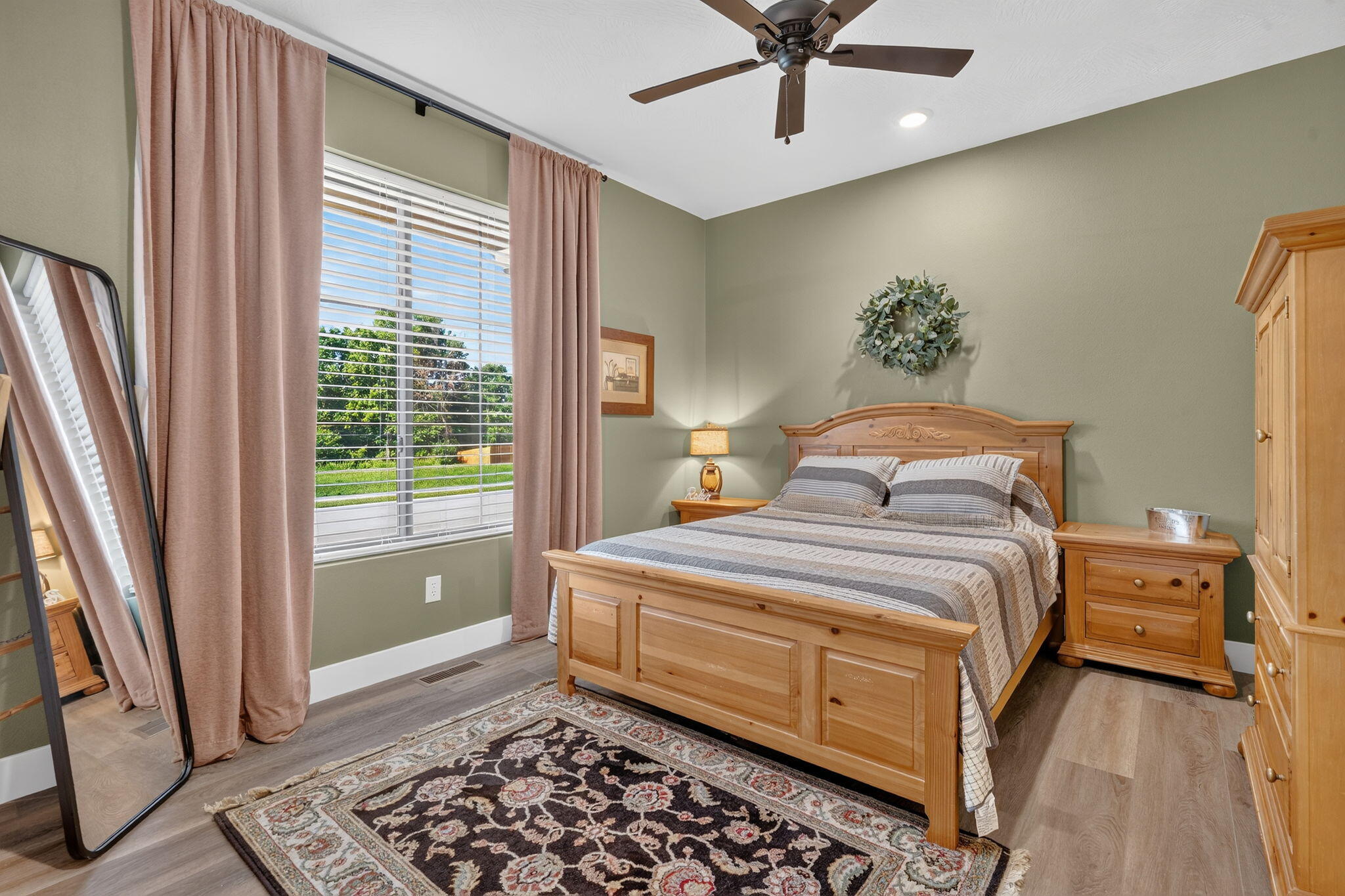 1631 East Cobblestone Drive Property Photo 19