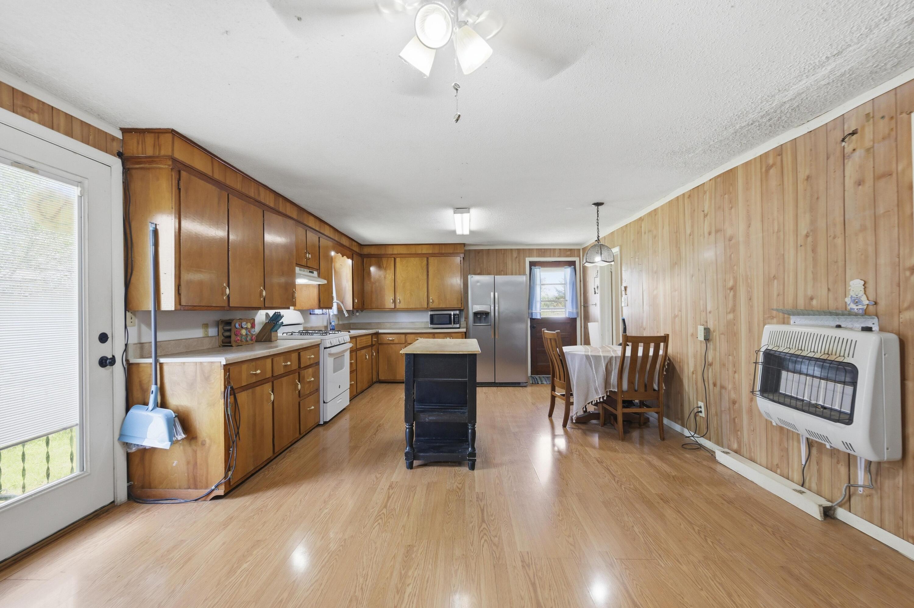 91 Spring Street Property Photo 8