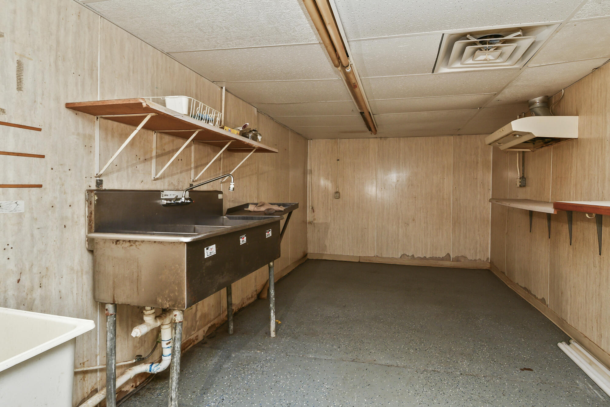 14981 Business 13 Property Photo 46