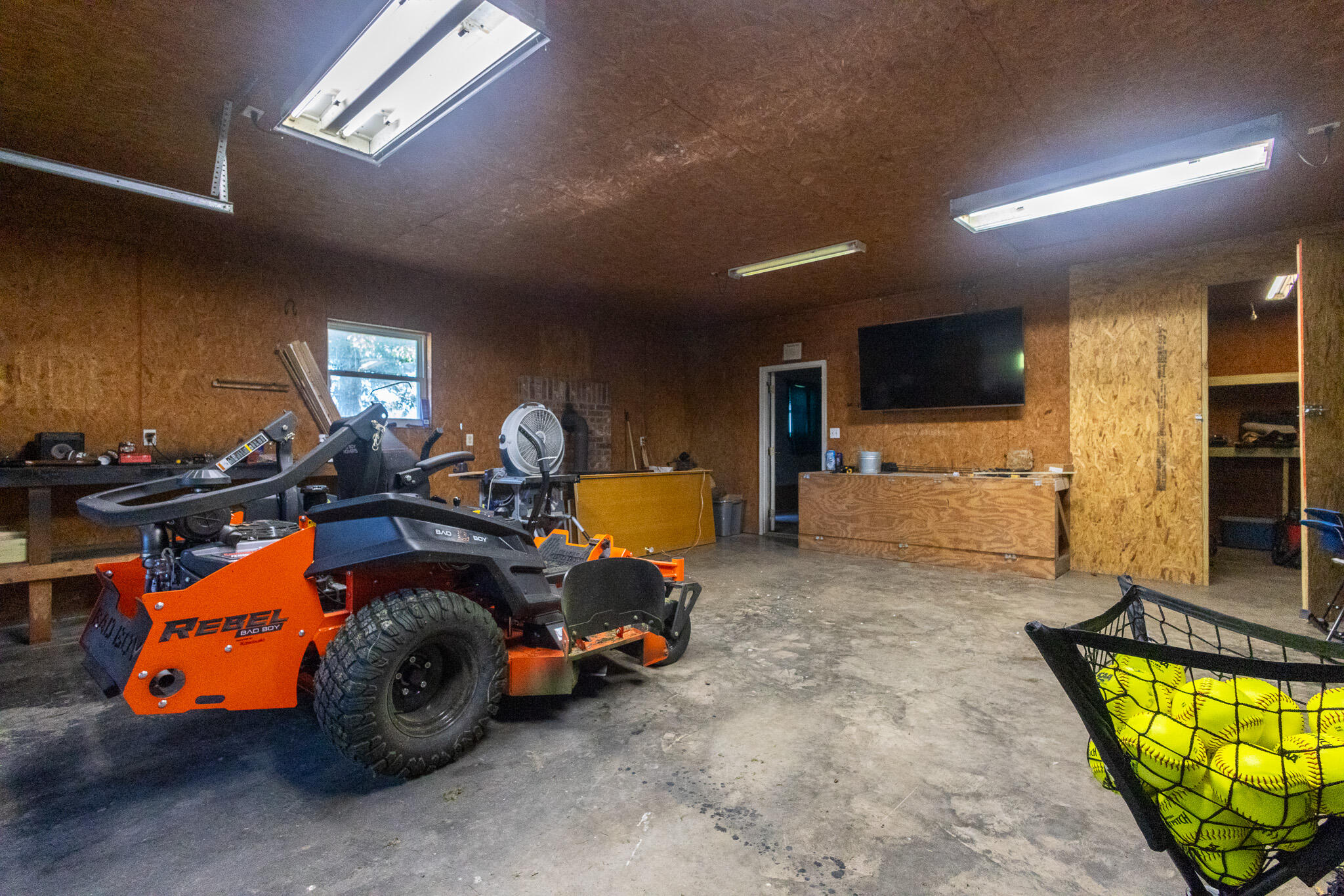 20100 Farm Road 2027 Property Photo 29