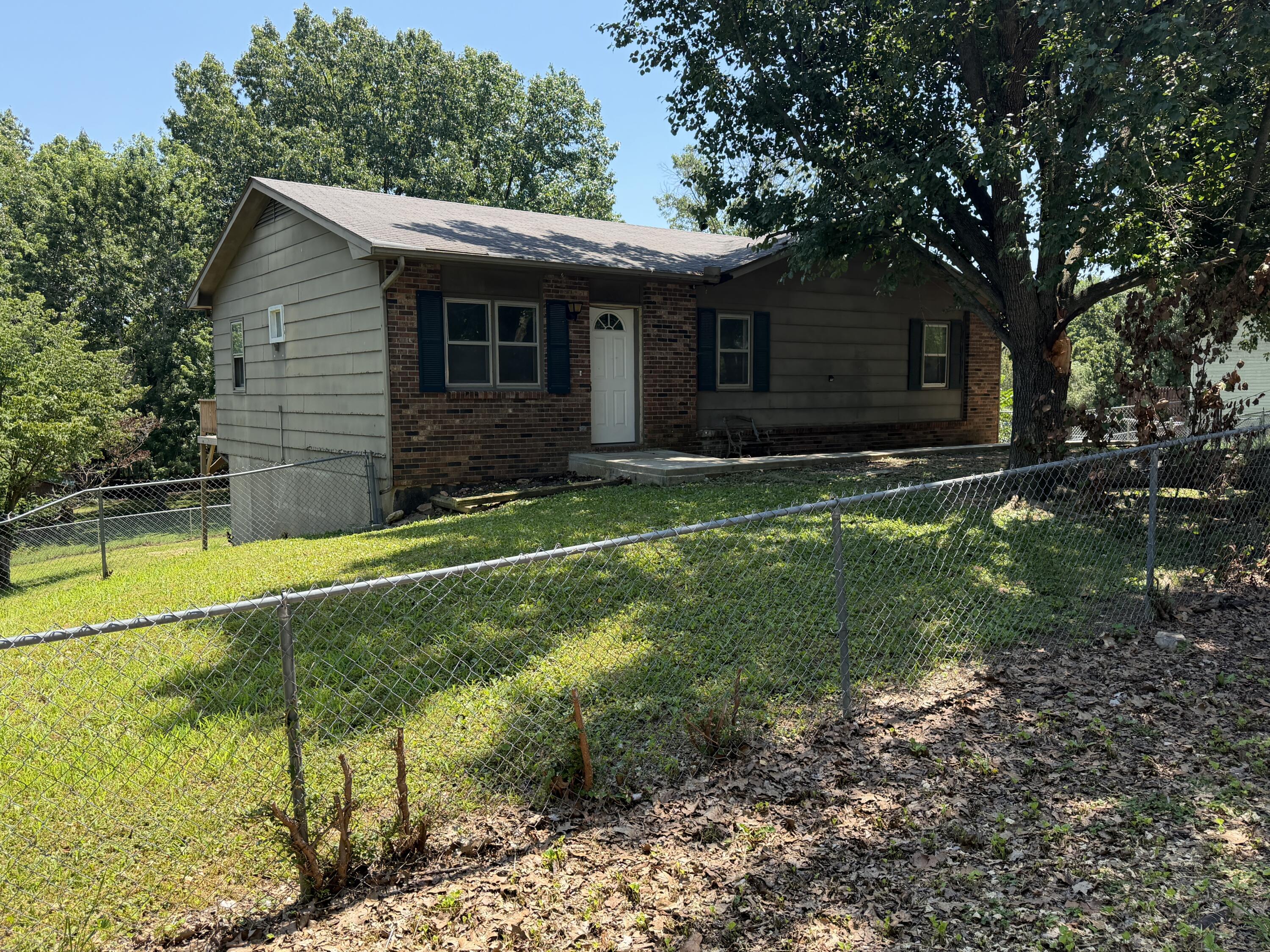 2208 Lynn Drive Property Photo 1