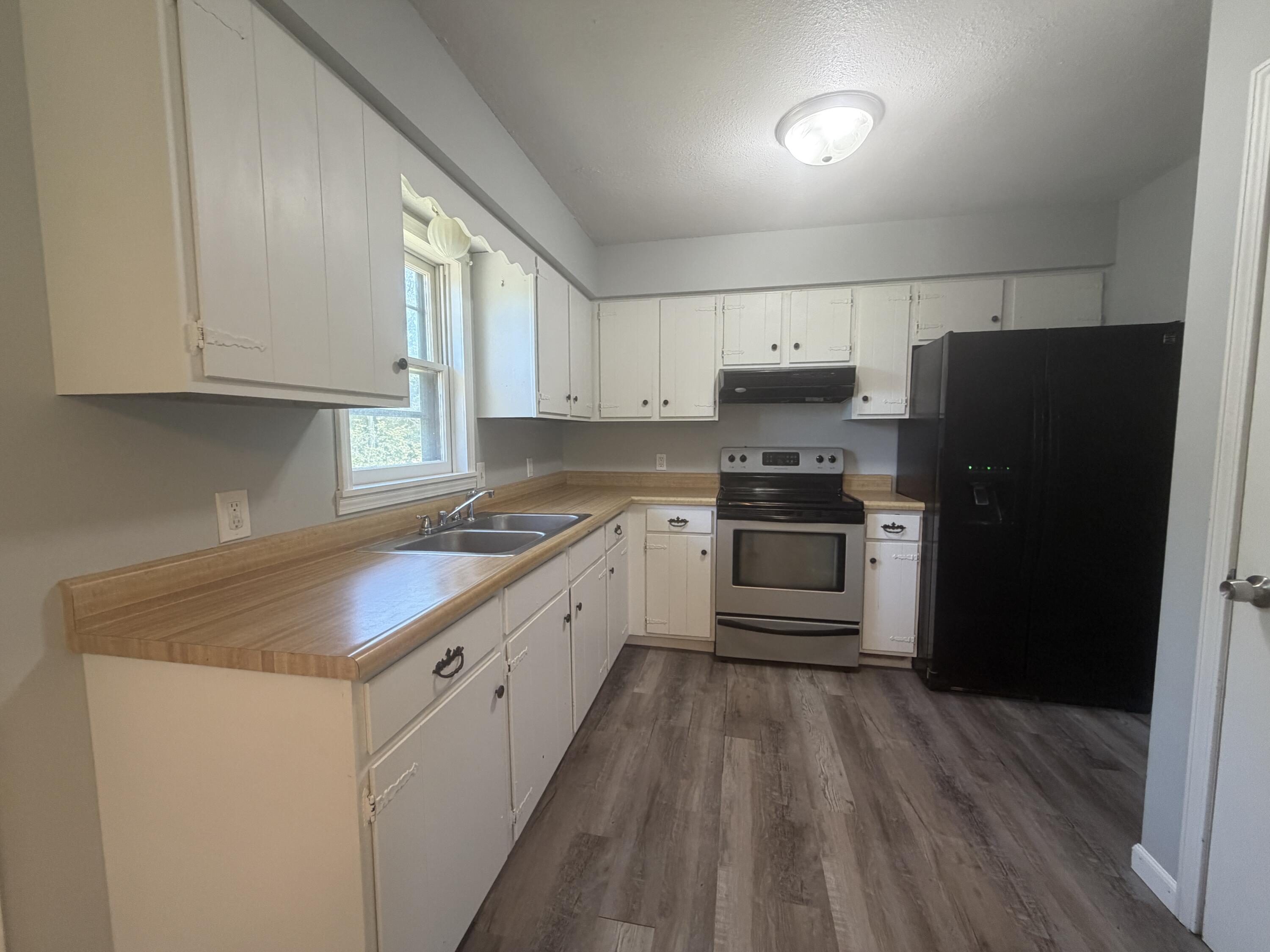 2208 Lynn Drive Property Photo 10