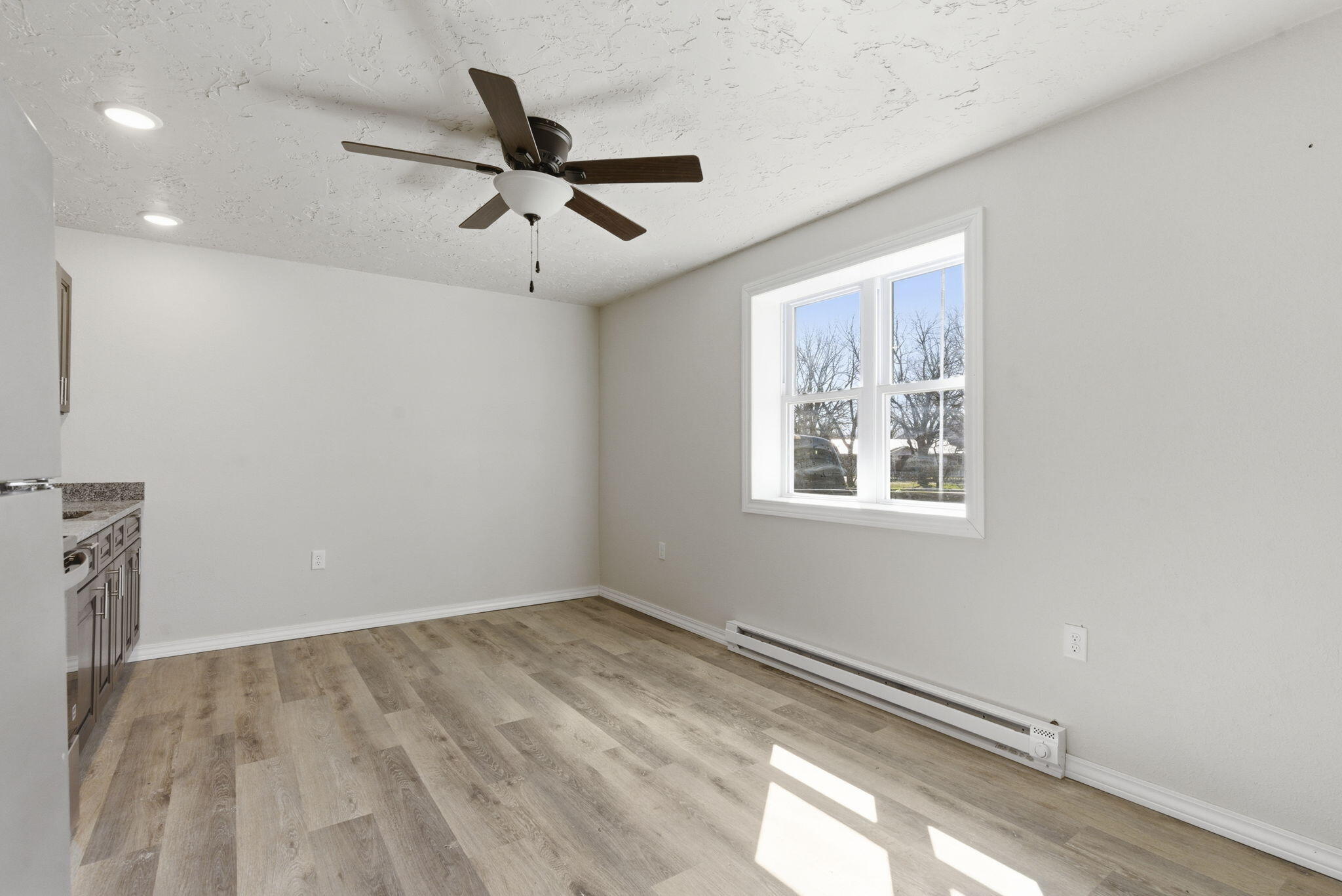 60327968 Property Photo 23