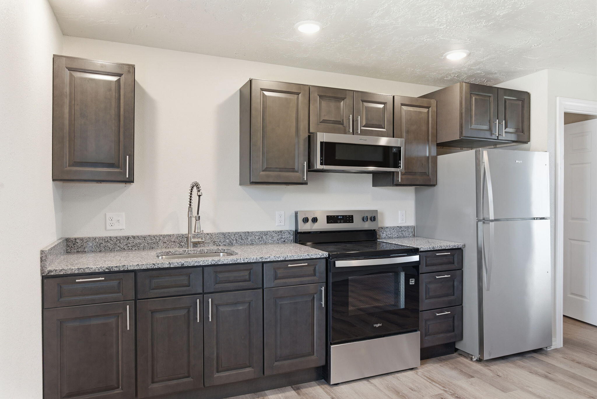 60327968 Property Photo 40
