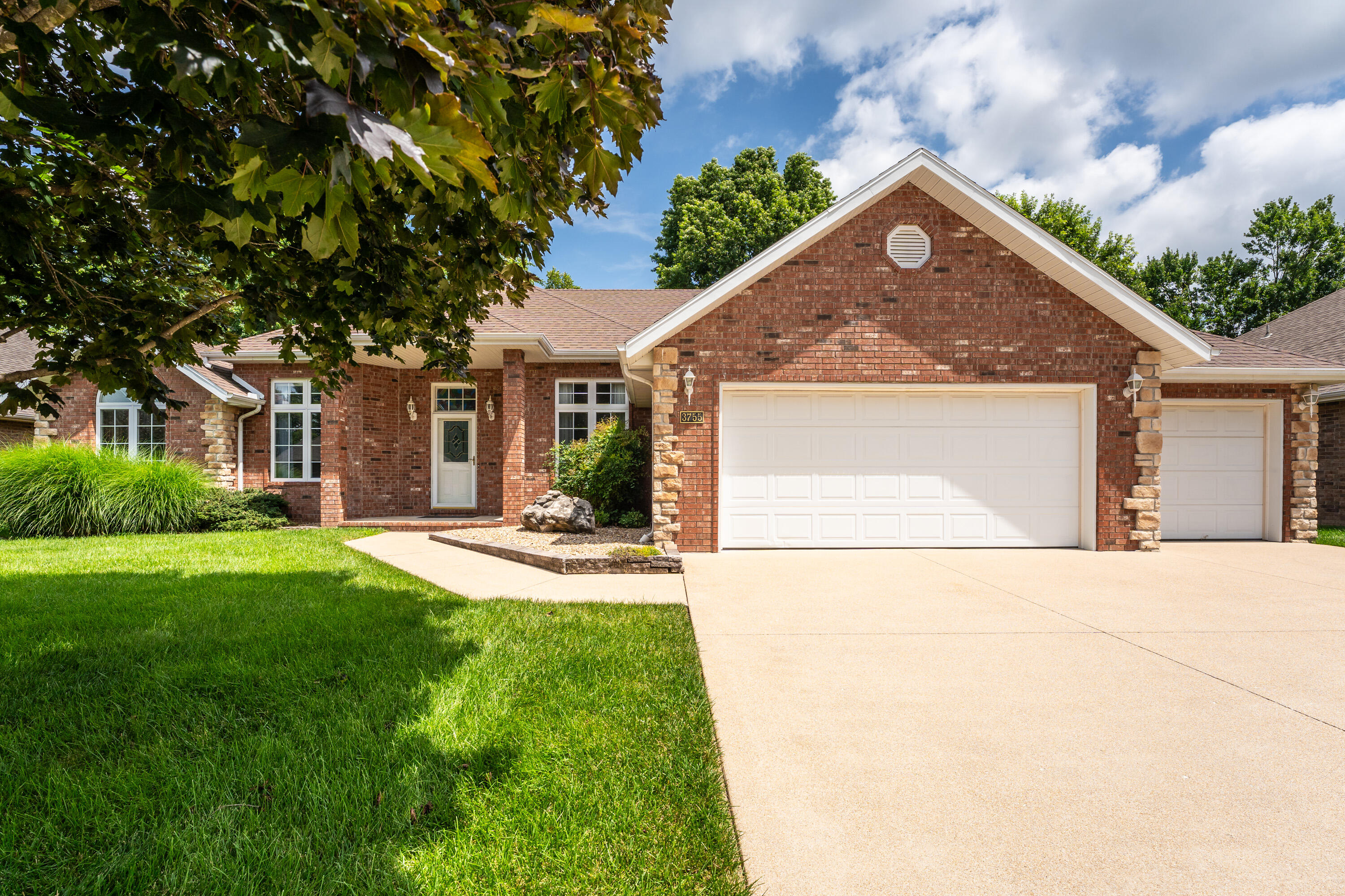 3755 West Eaglecrest Street Property Photo 1