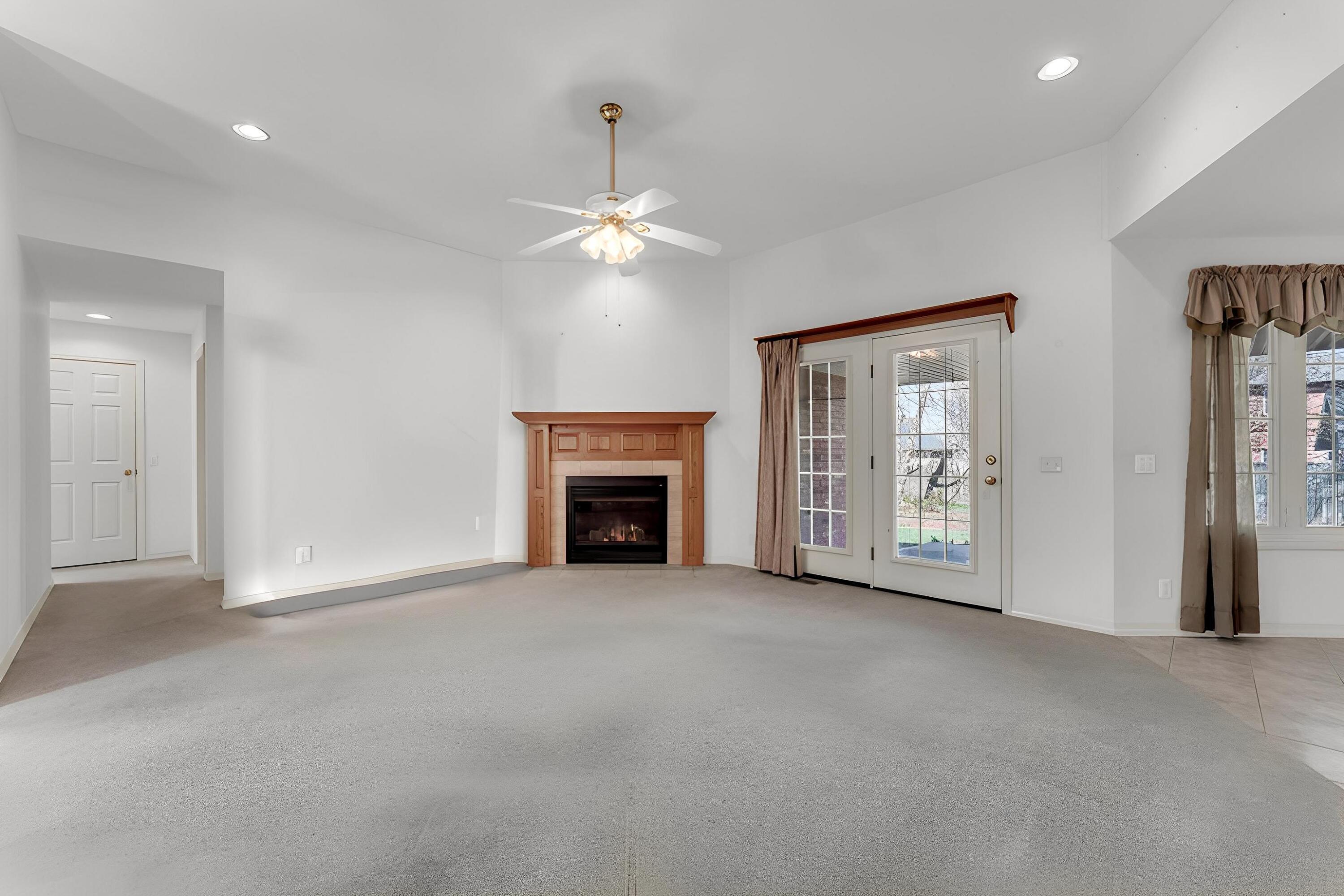 3755 West Eaglecrest Street Property Photo 8