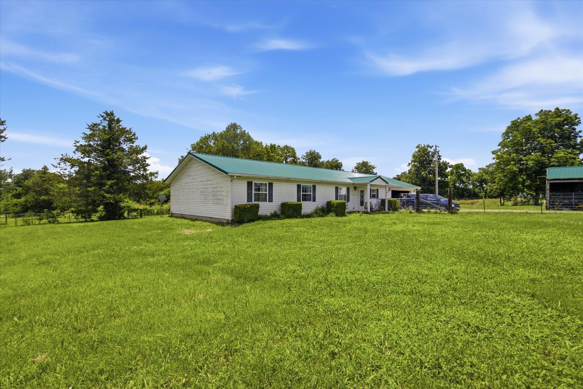 21 Westwind Road Property Photo 2