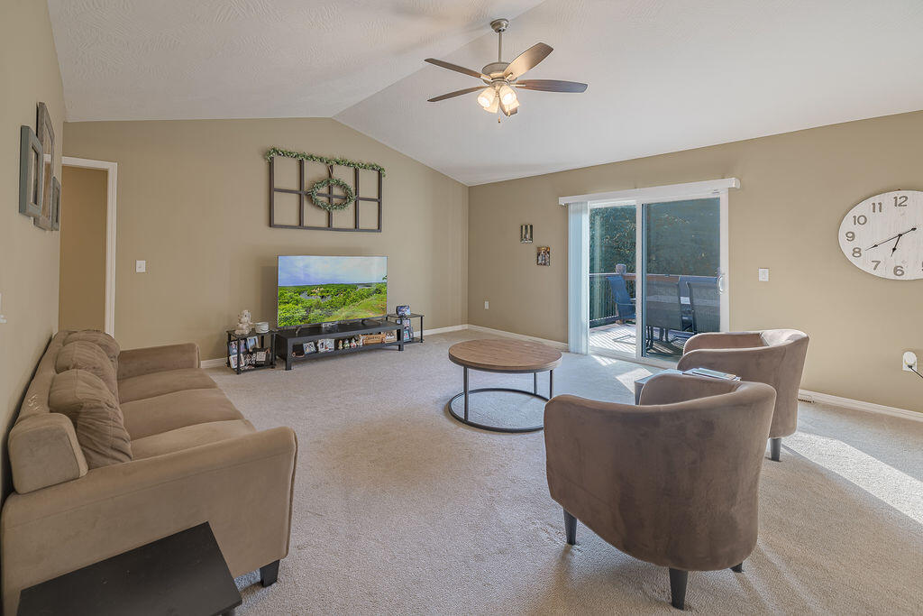 467 Emory Creek Boulevard Property Photo 3
