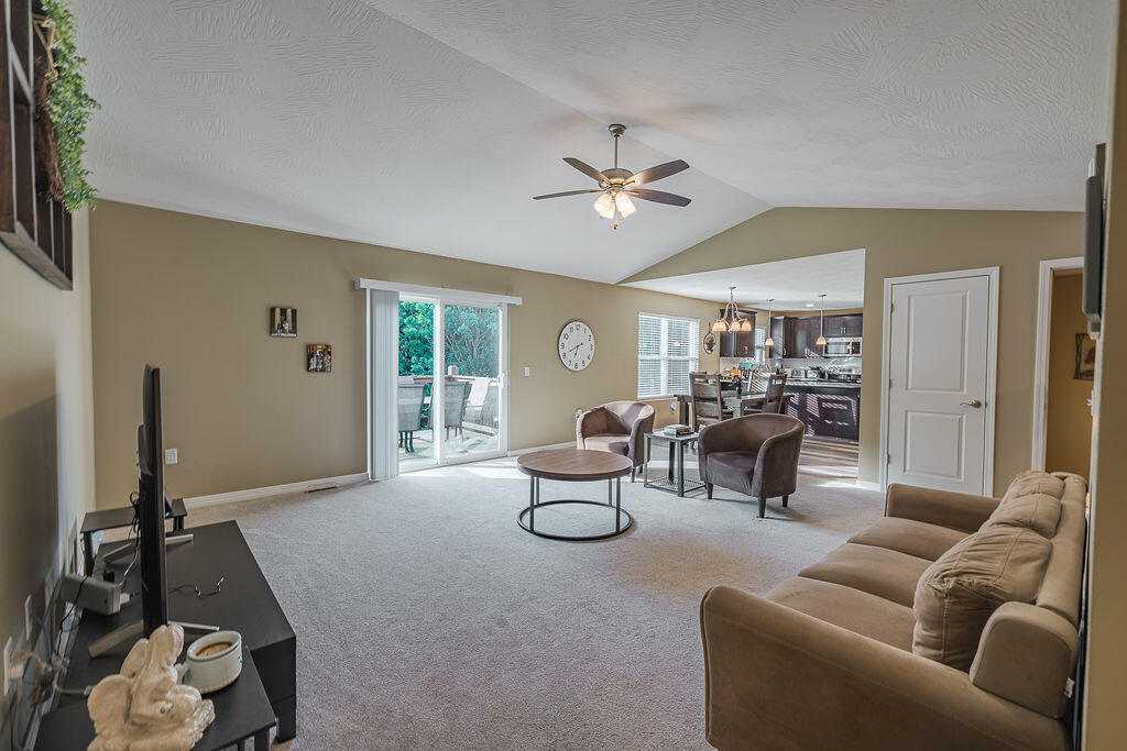 467 Emory Creek Boulevard Property Photo 5