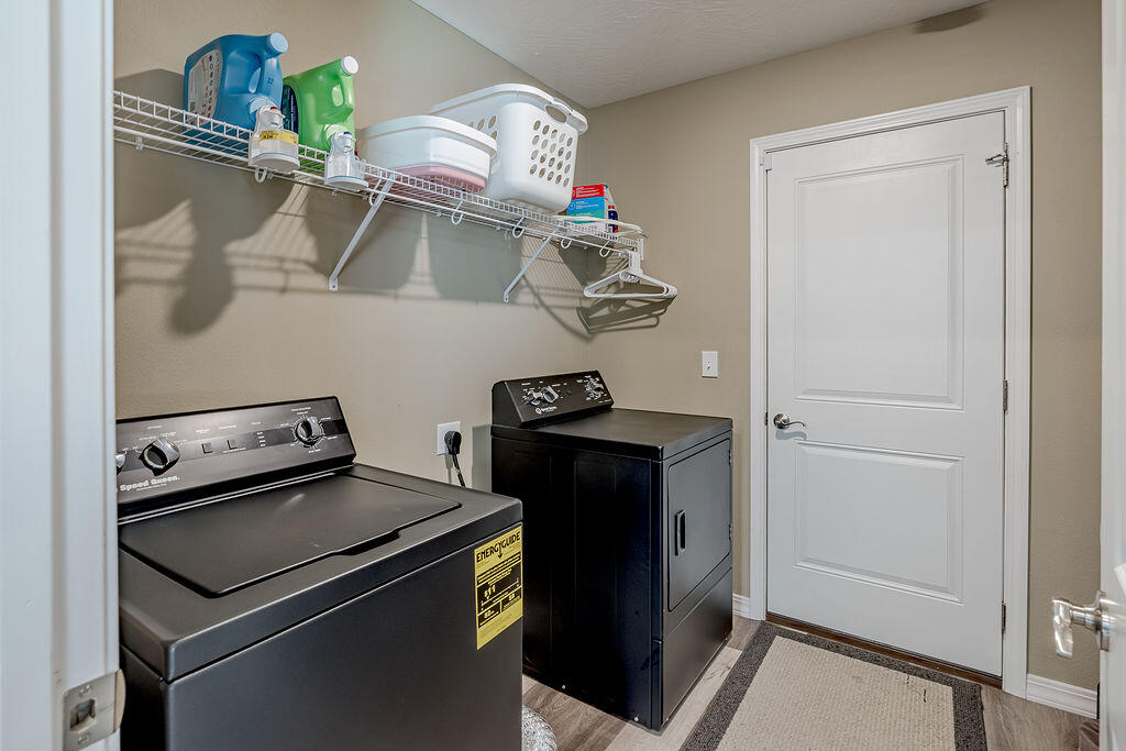 467 Emory Creek Boulevard Property Photo 11