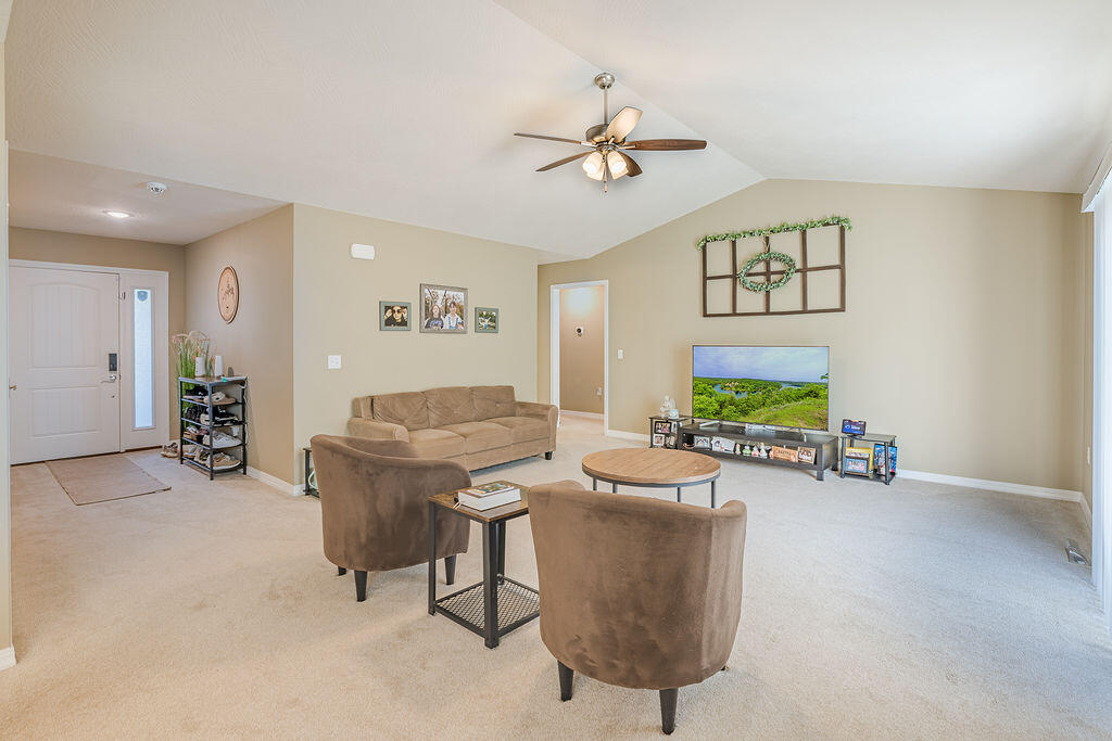 467 Emory Creek Boulevard Property Photo 13