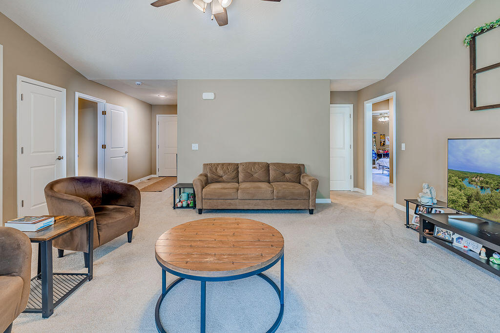 467 Emory Creek Boulevard Property Photo 15