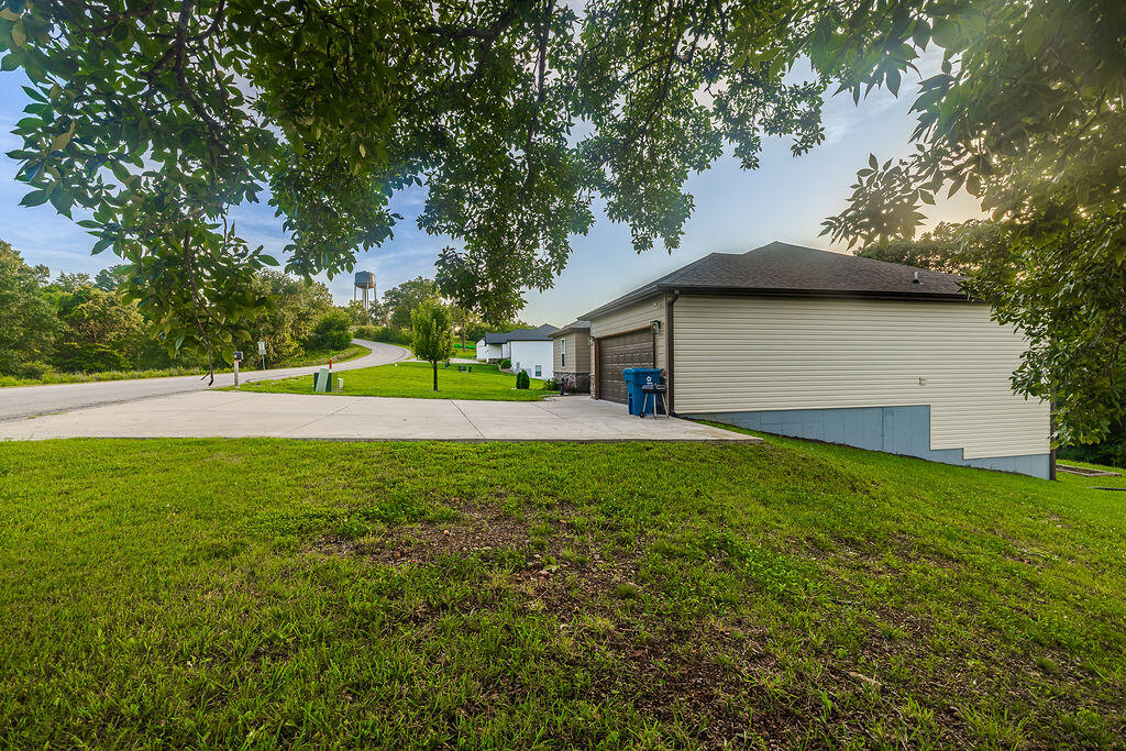 467 Emory Creek Boulevard Property Photo 45