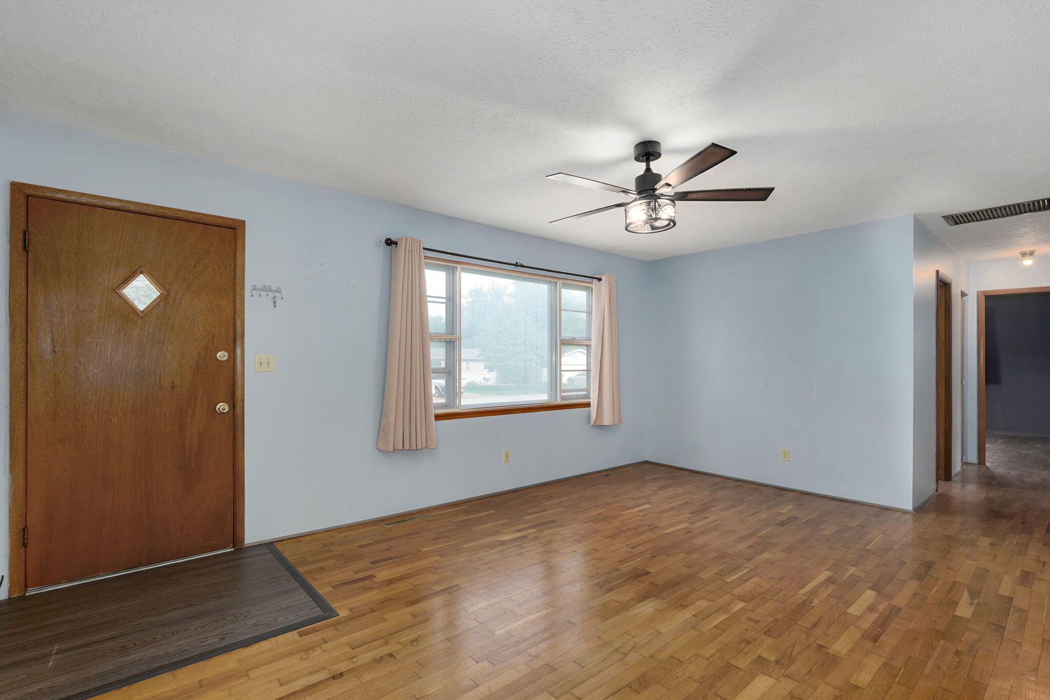 1215 South Airwood Drive Property Photo 5