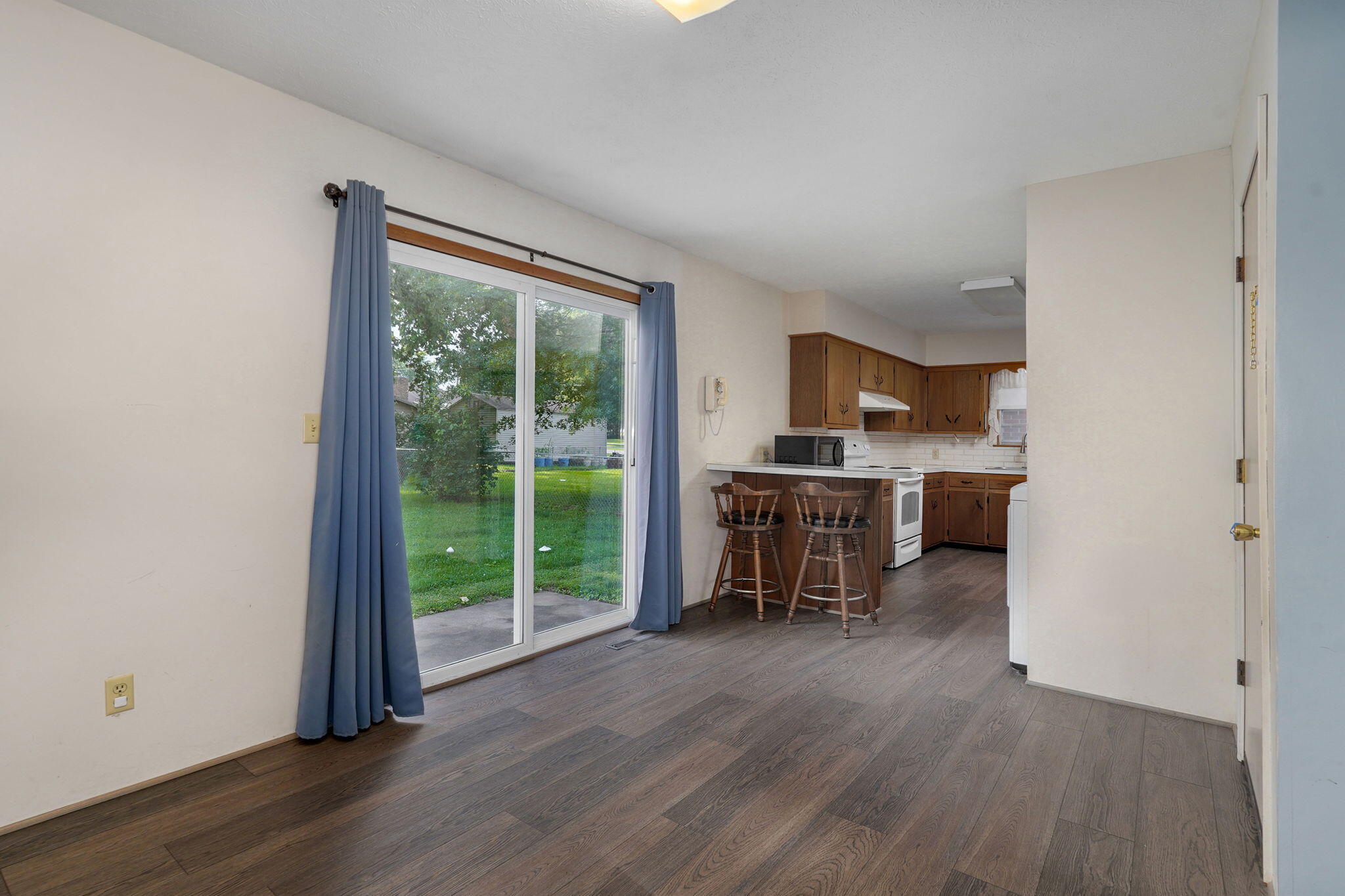 1215 South Airwood Drive Property Photo 8