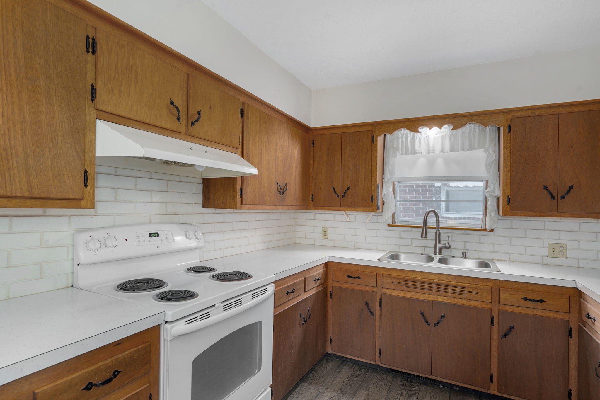 1215 South Airwood Drive Property Photo 12