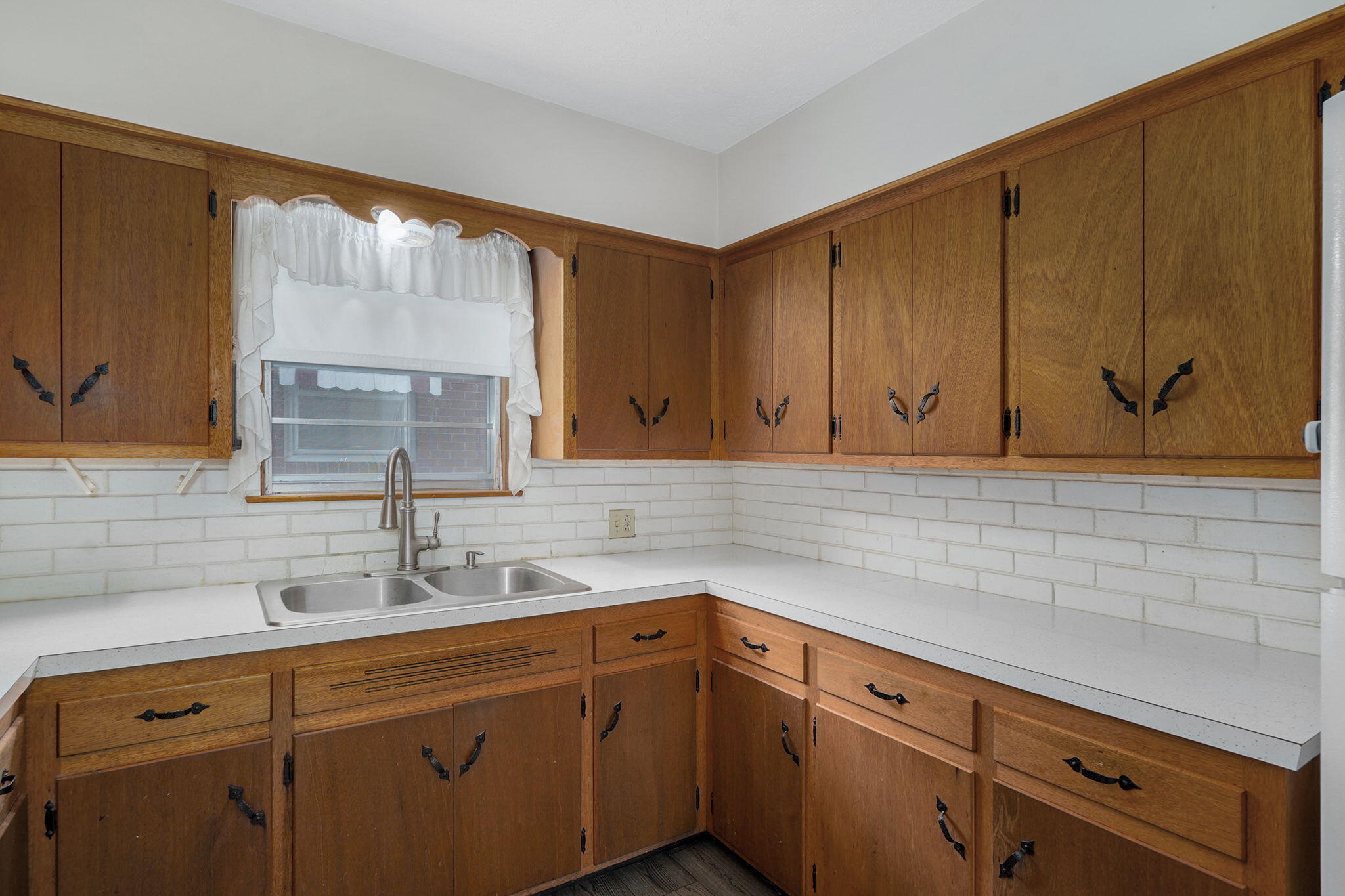 1215 South Airwood Drive Property Photo 13