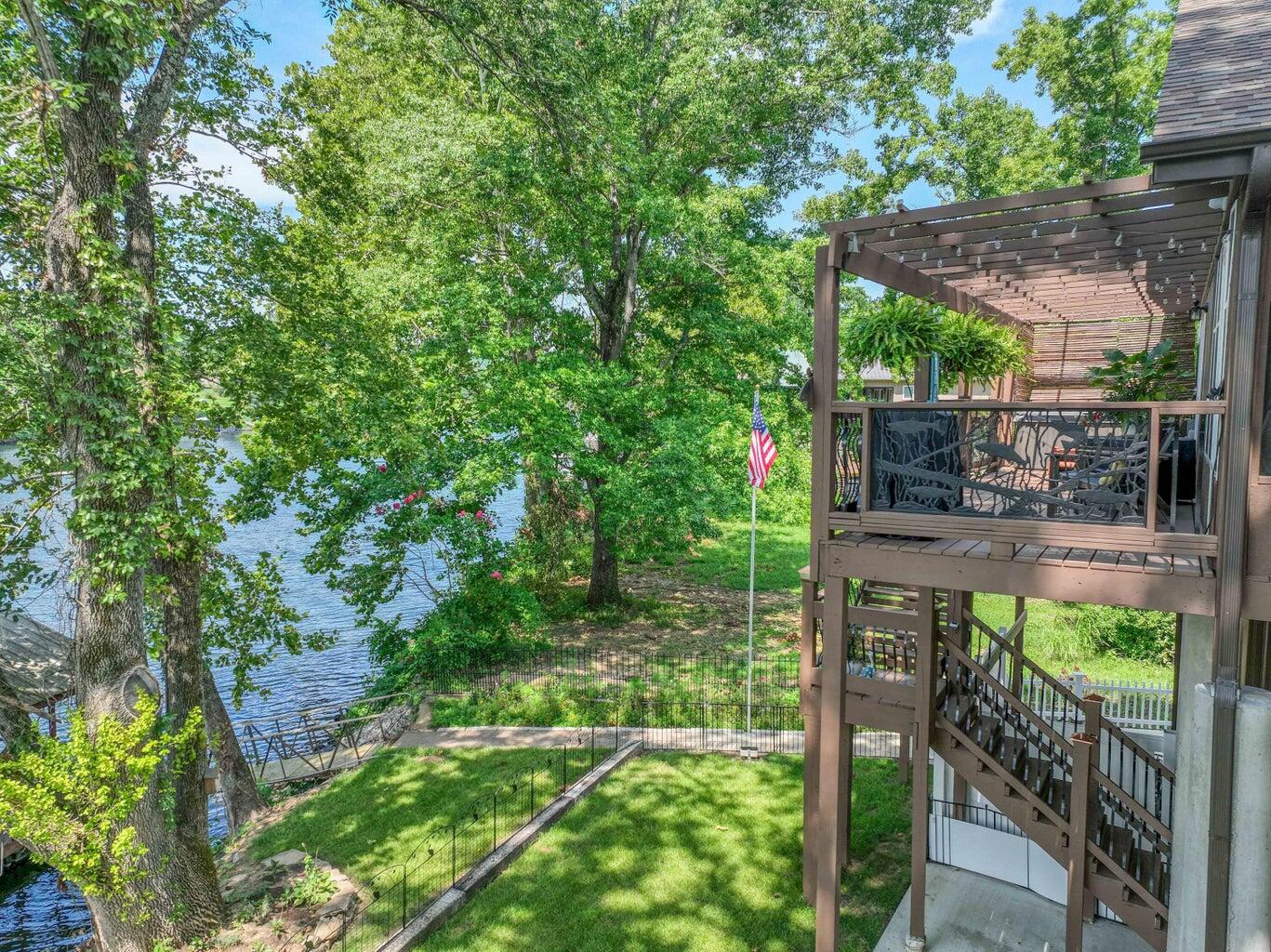 806 Sunset Road Property Photo 2