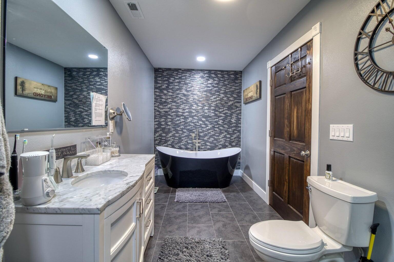 806 Sunset Road Property Photo 26