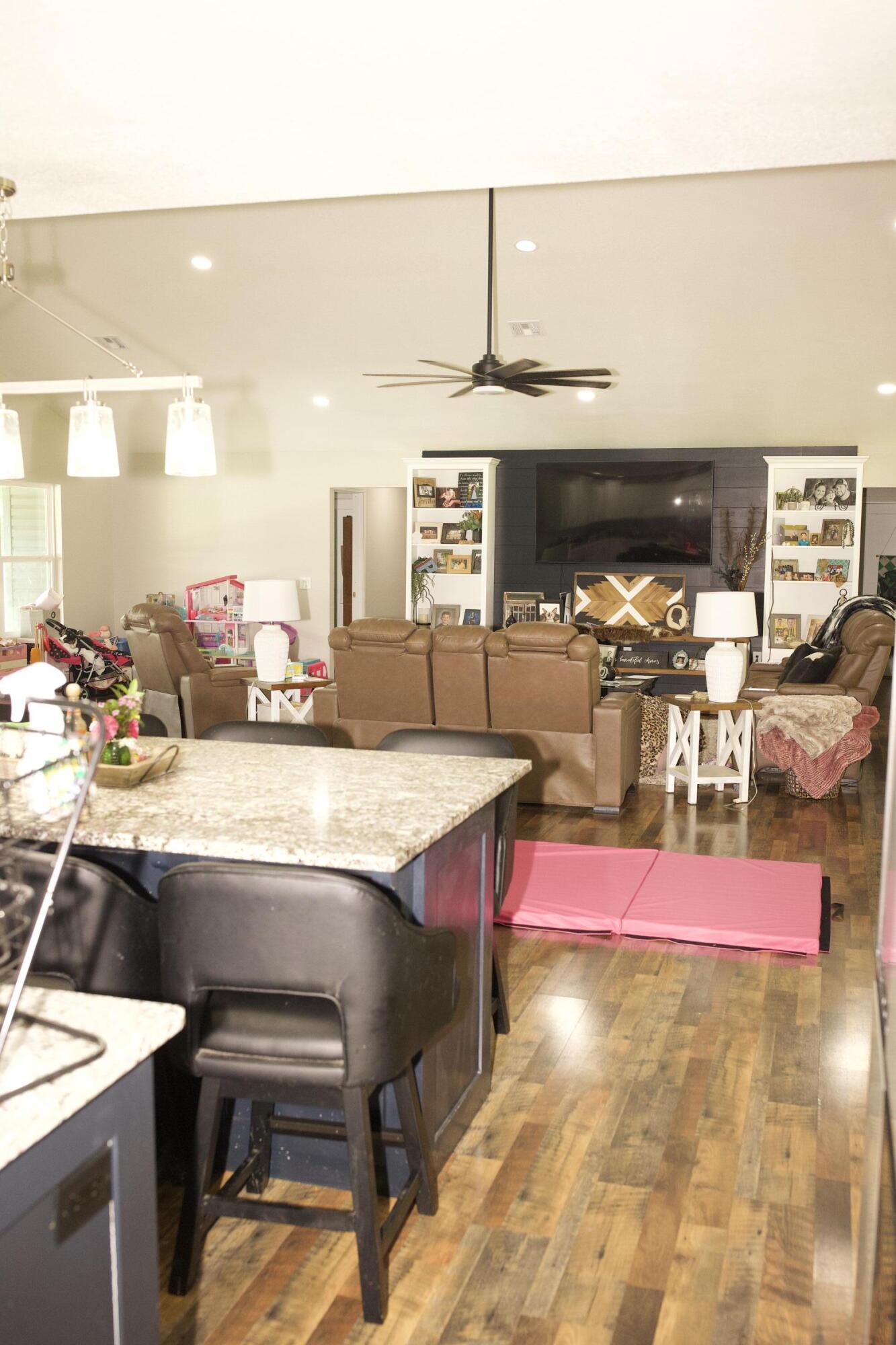 540 Reindeer Road Property Photo 11