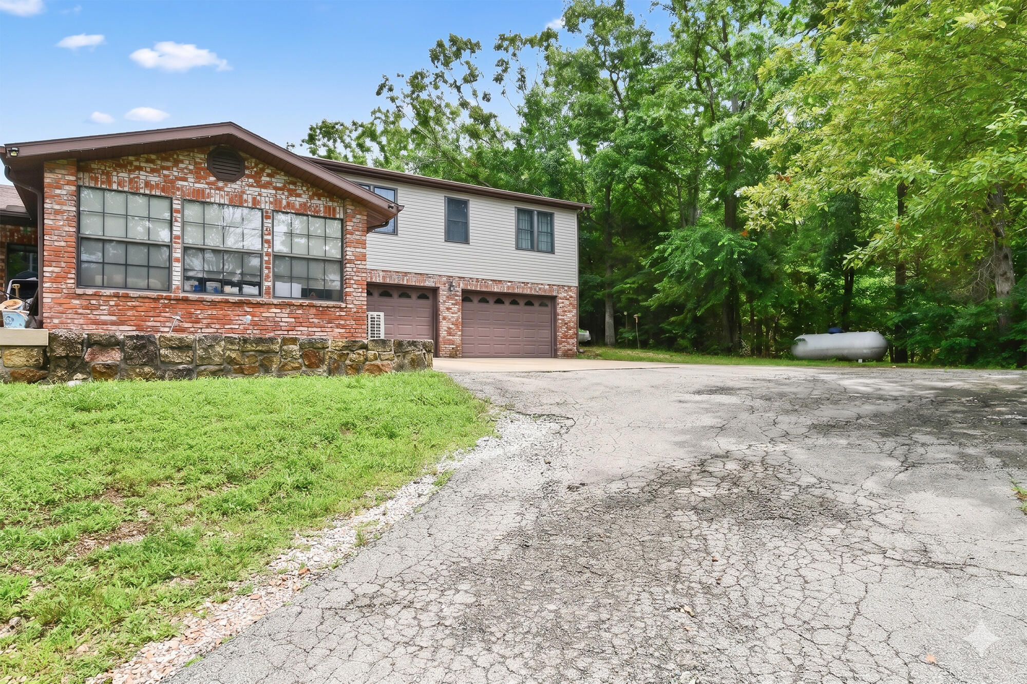 87 Fox Run Lane Property Photo 4