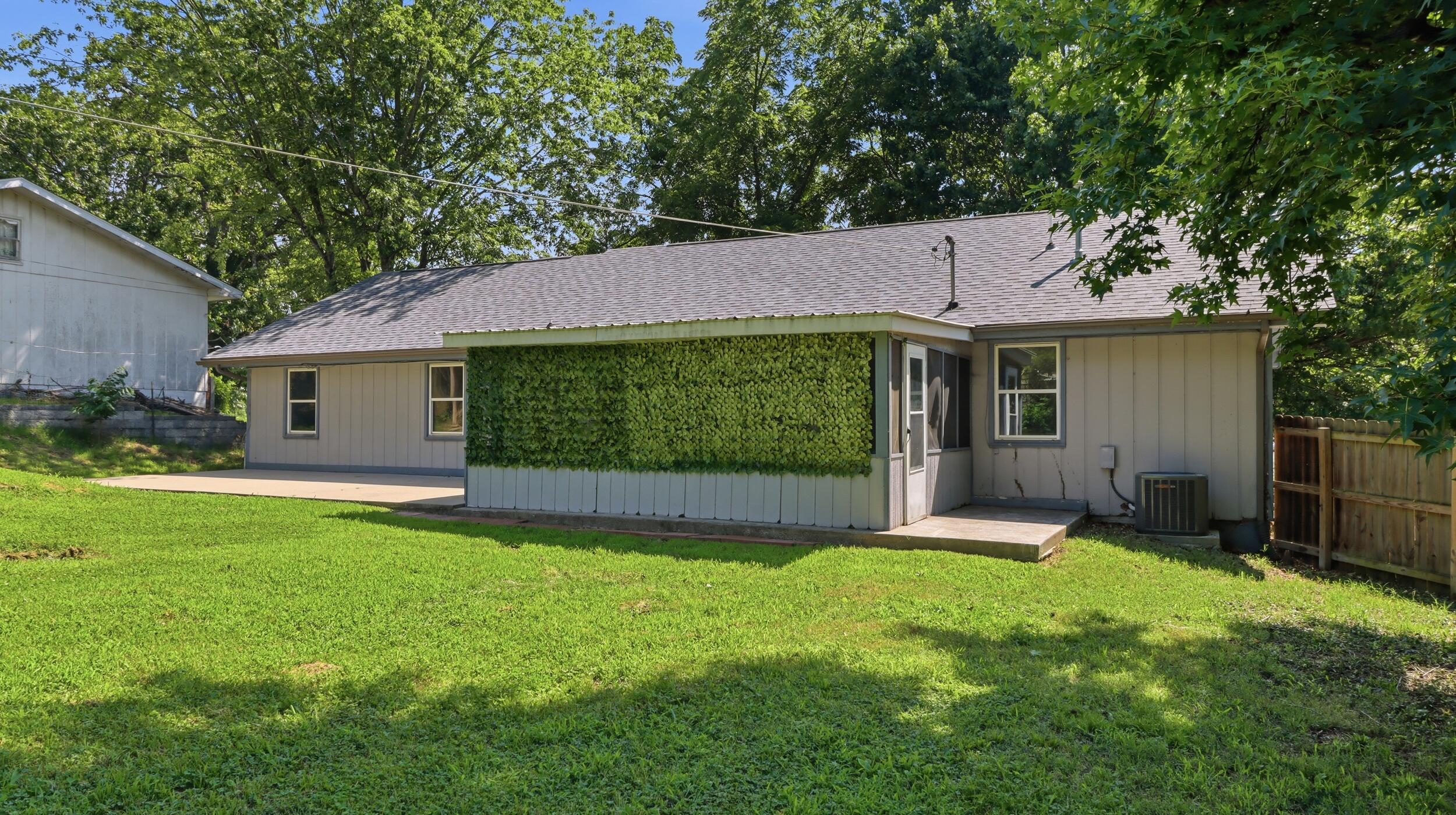 5901 South Farm Road 157 Property Photo 6