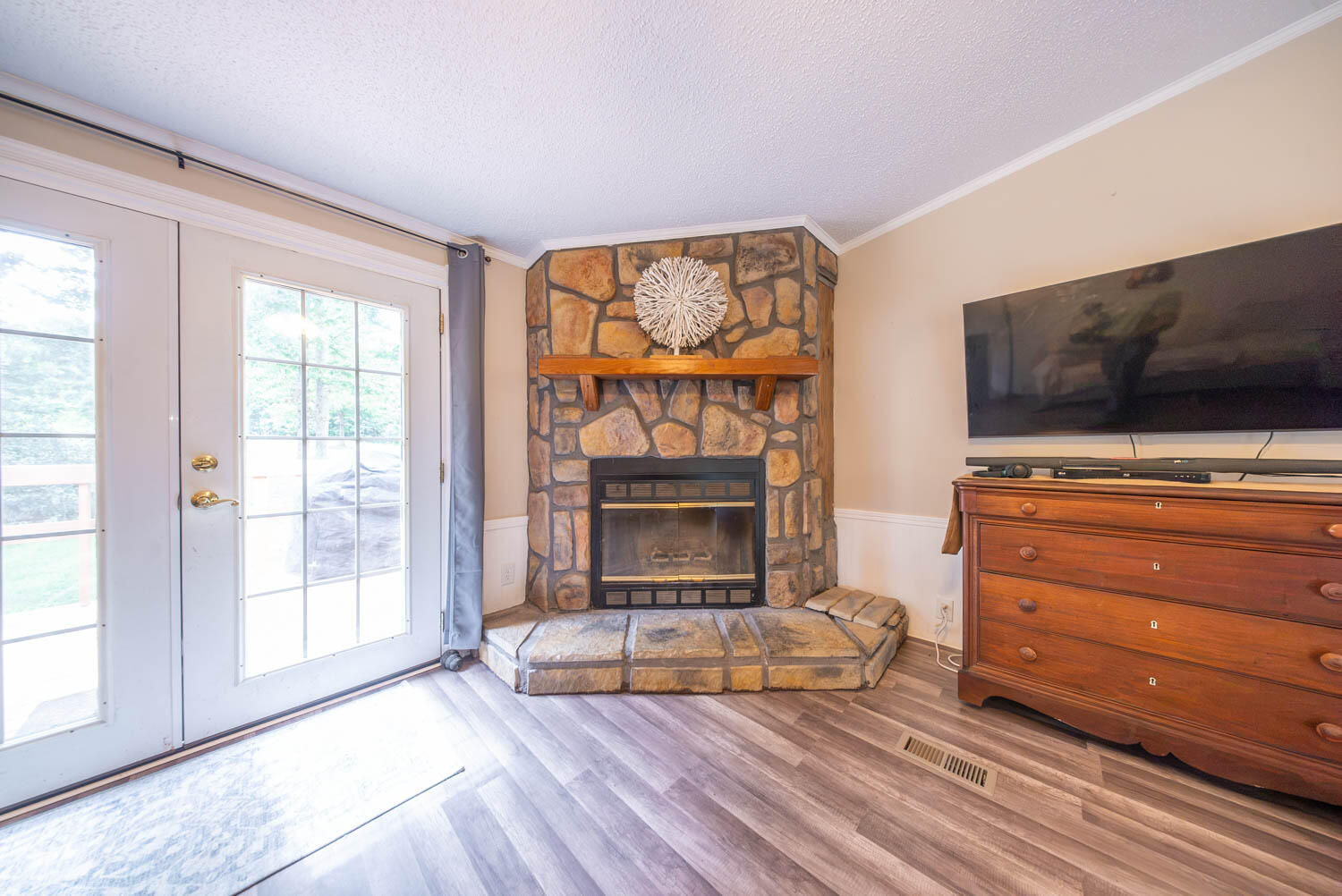 394 Summit Hill Trail Property Photo 5