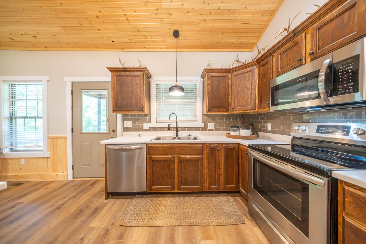 347 Big Trout Trail Property Photo 18