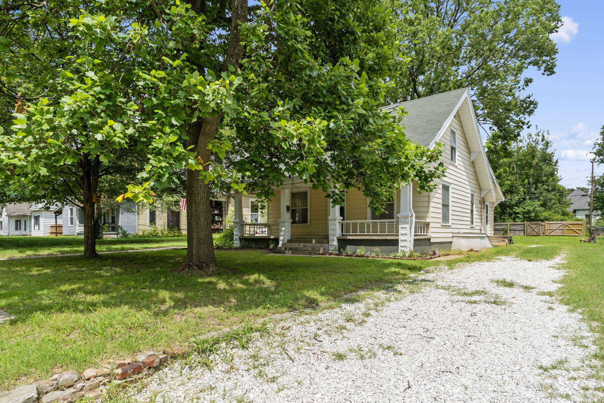 2036 North Johnston Avenue Property Photo 4