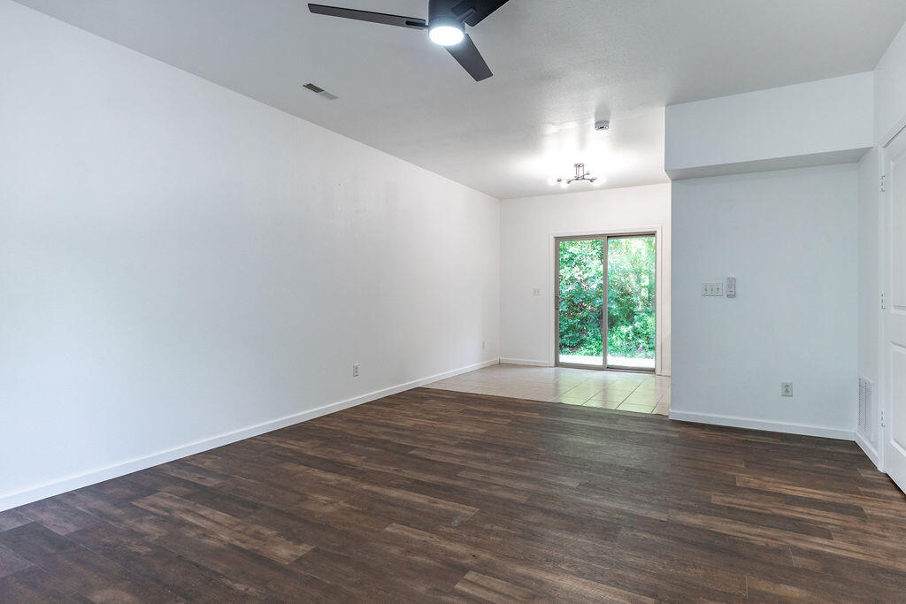 1293 Hillcrest Place A&b Property Photo 5