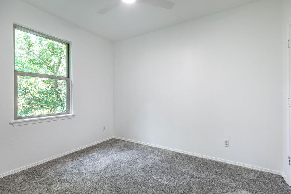 1293 Hillcrest Place A&b Property Photo 11