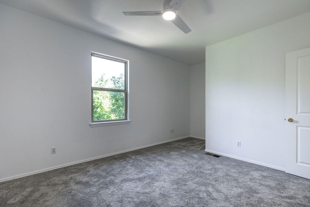1293 Hillcrest Place A&b Property Photo 14