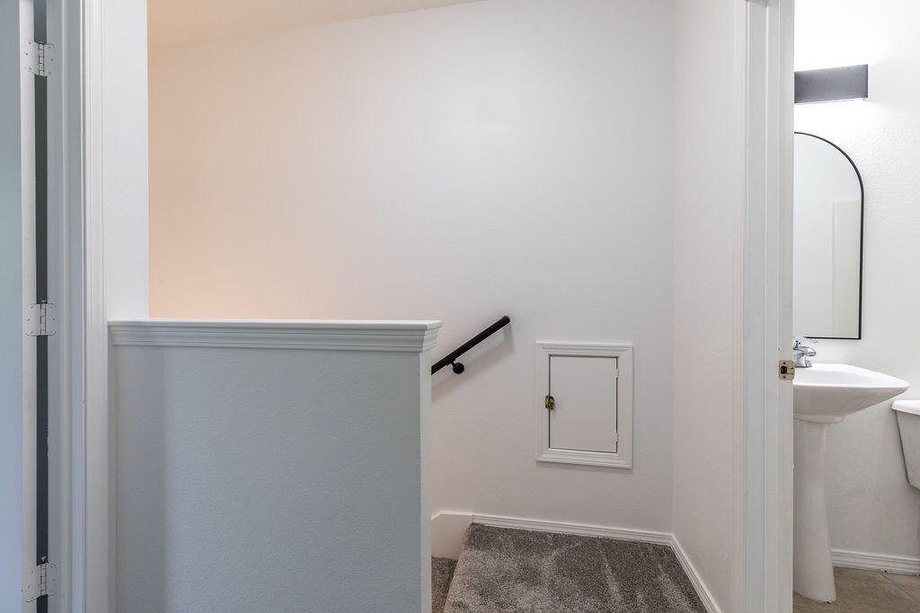 1293 Hillcrest Place A&b Property Photo 15