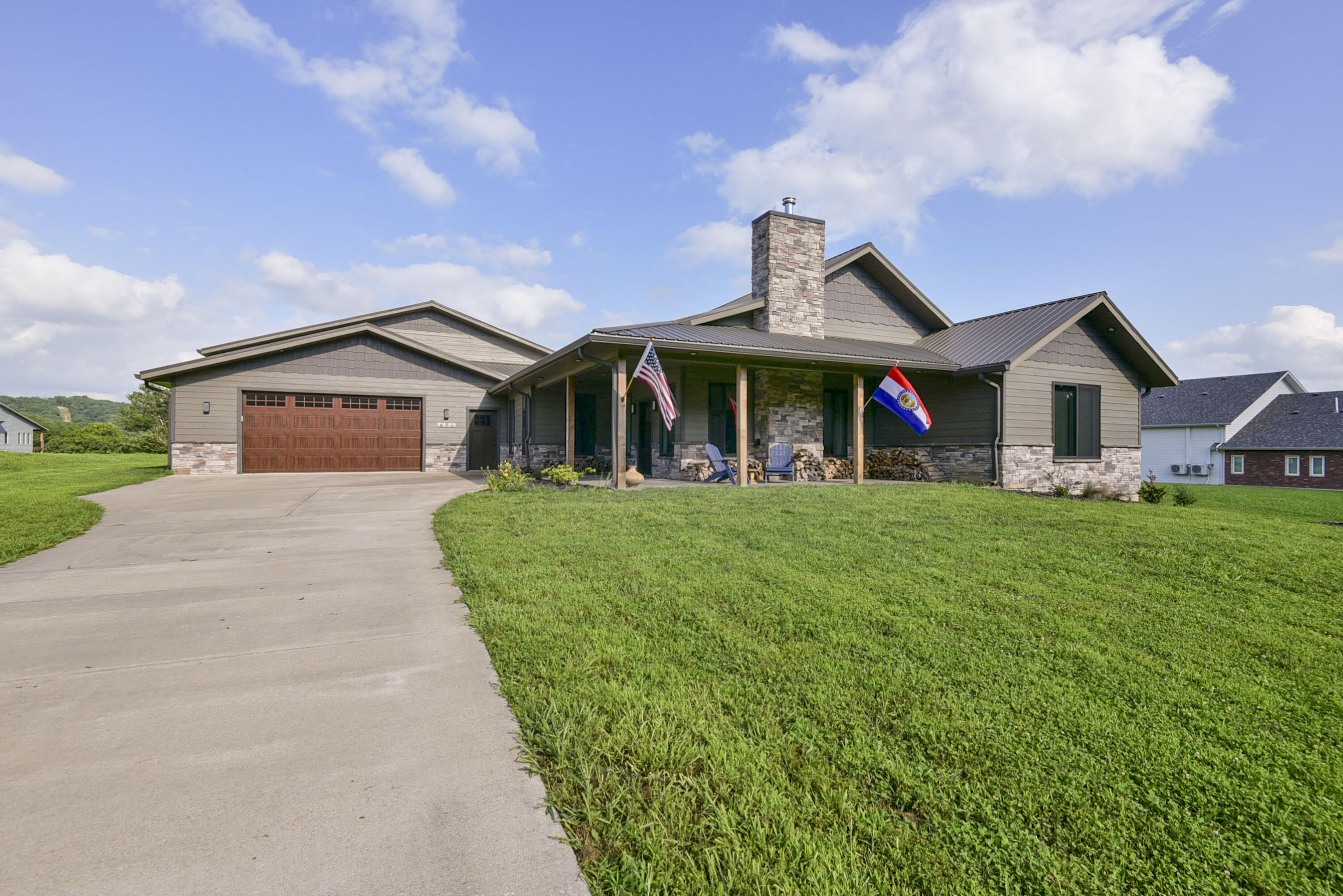 401 Discovery Bay Drive Property Photo 2