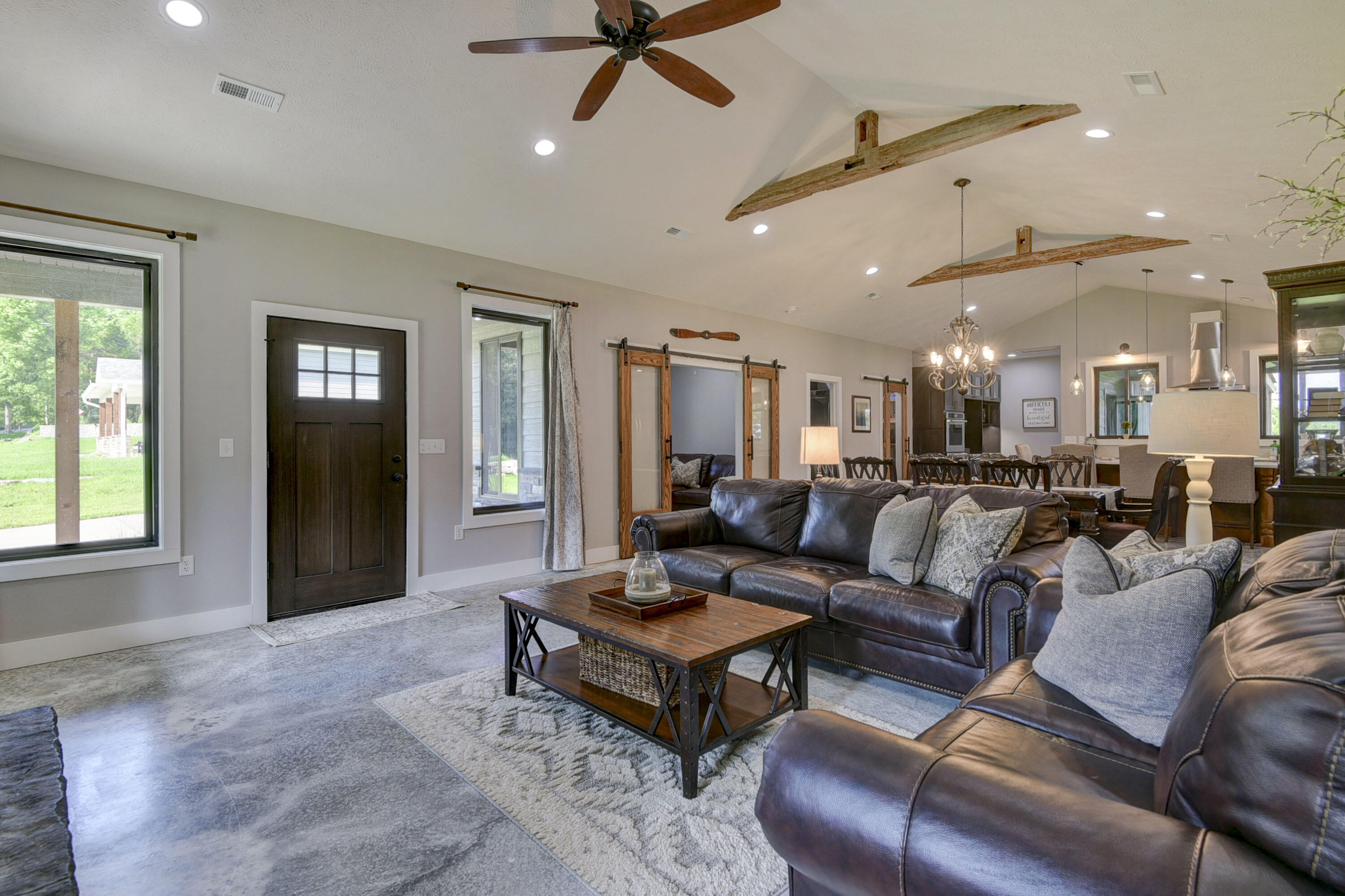 401 Discovery Bay Drive Property Photo 4