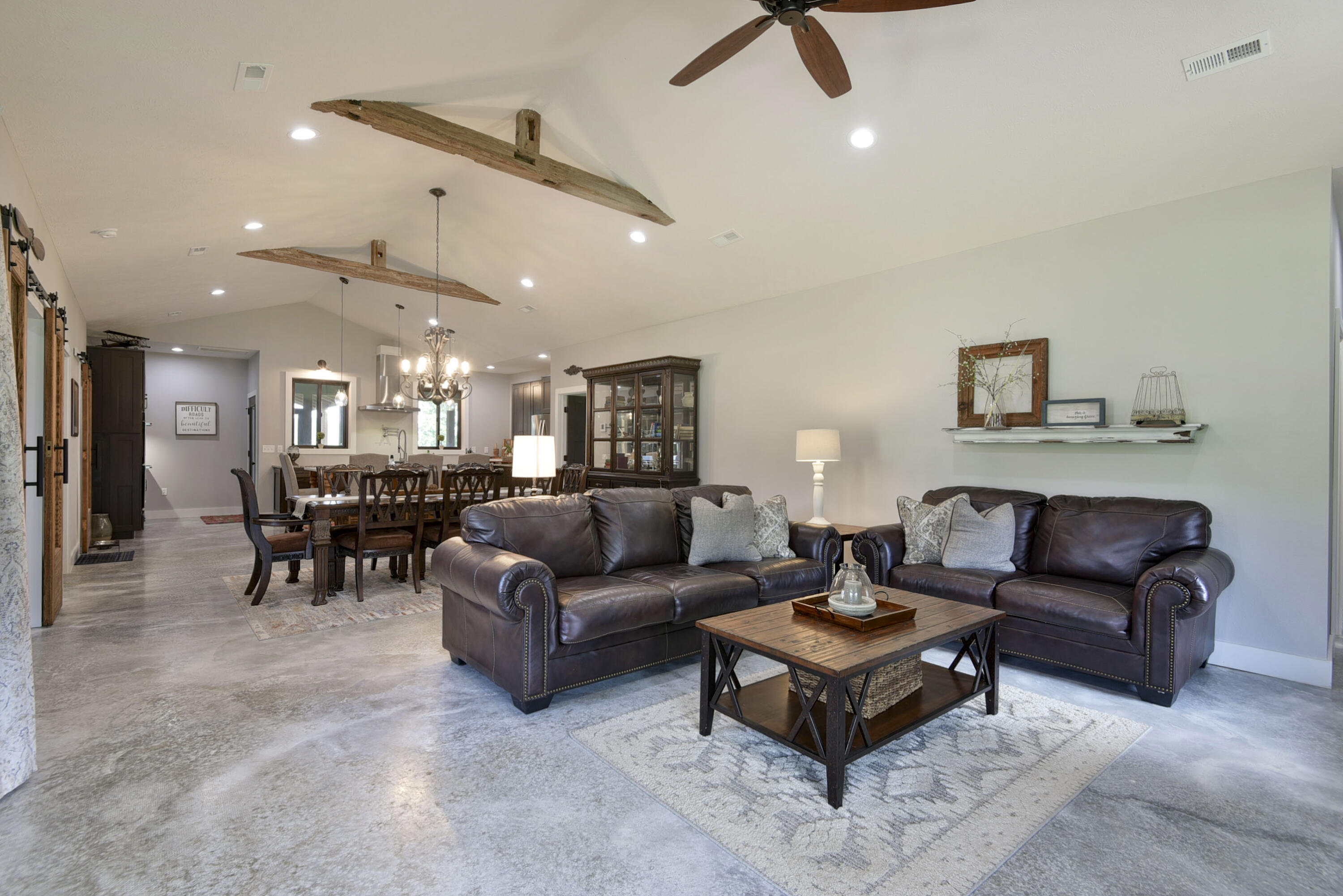 401 Discovery Bay Drive Property Photo 7
