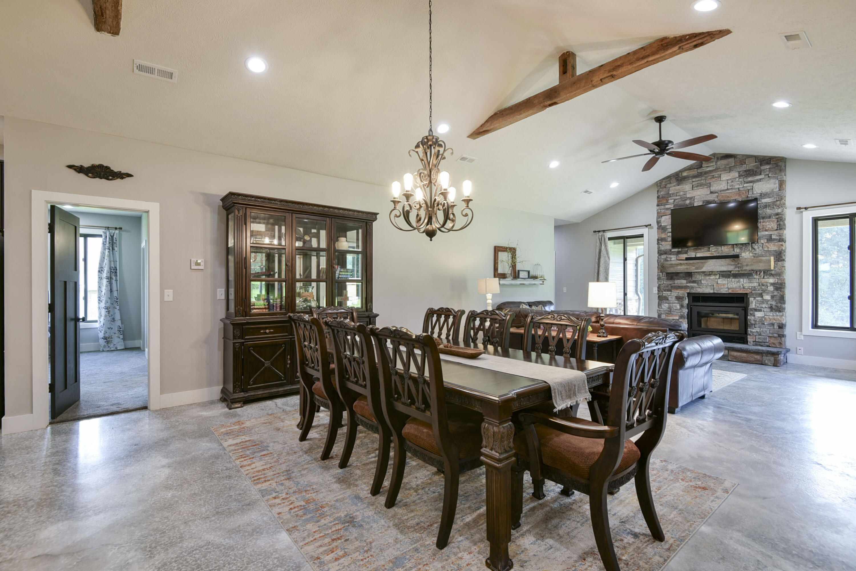 401 Discovery Bay Drive Property Photo 8