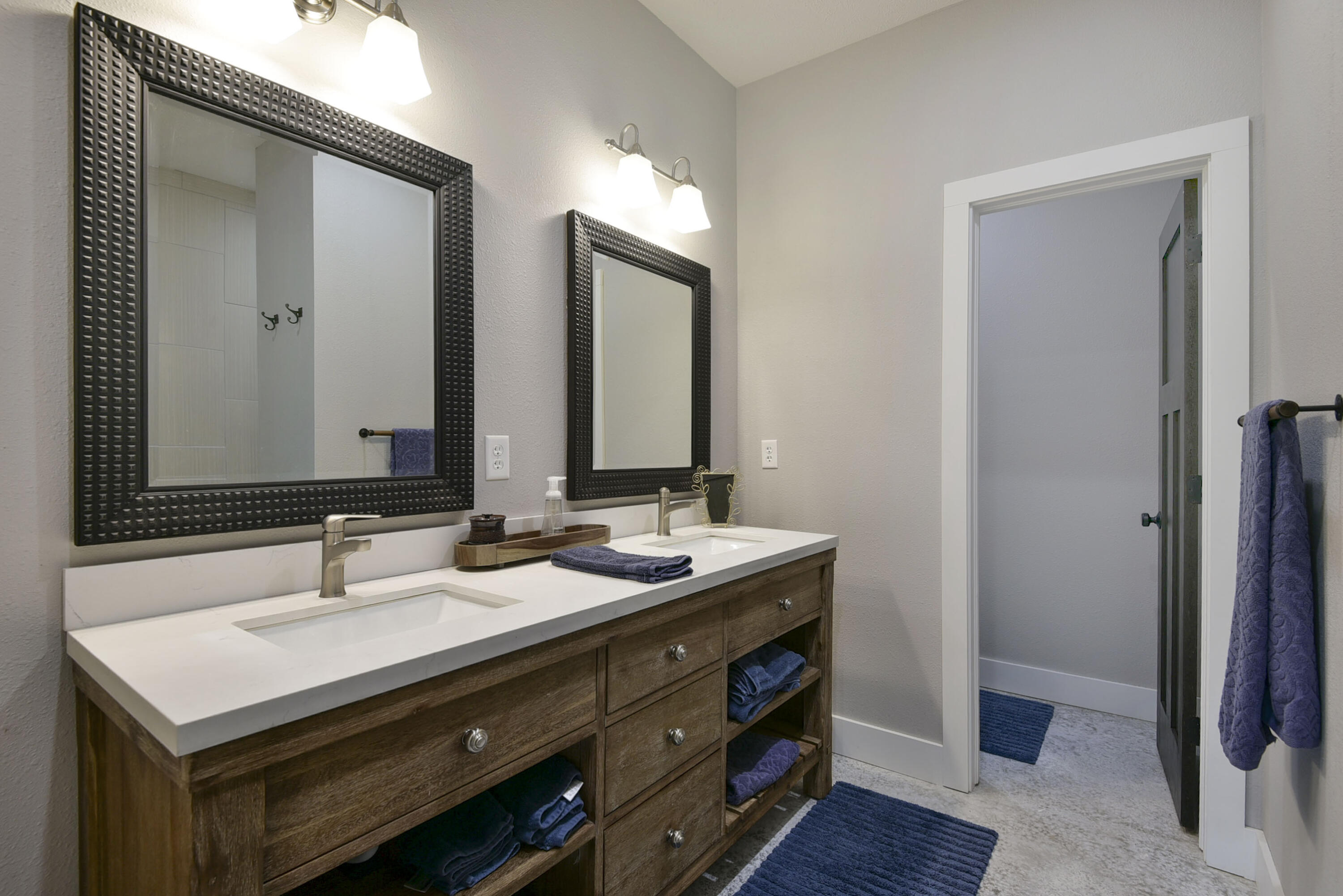 401 Discovery Bay Drive Property Photo 23