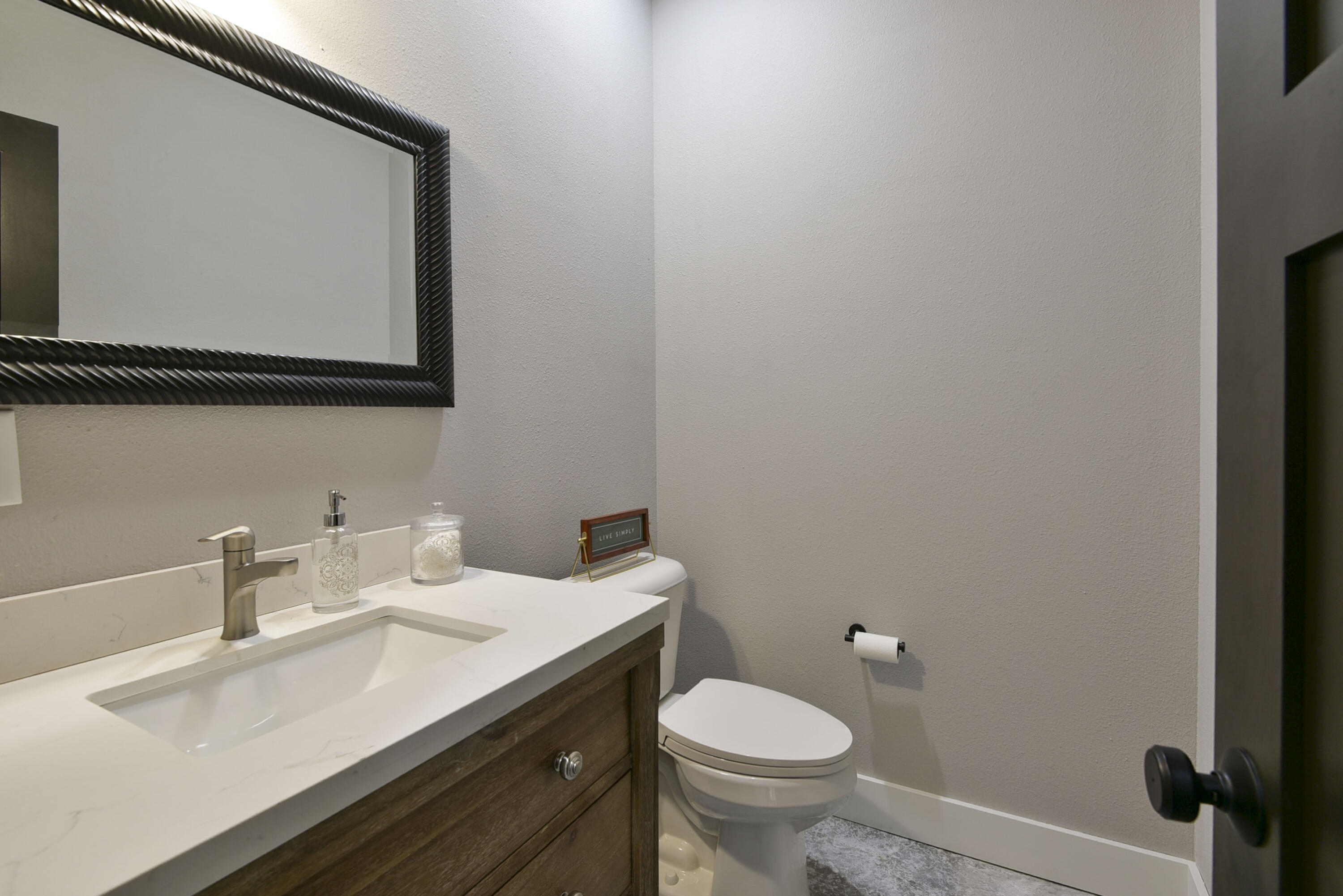 401 Discovery Bay Drive Property Photo 27