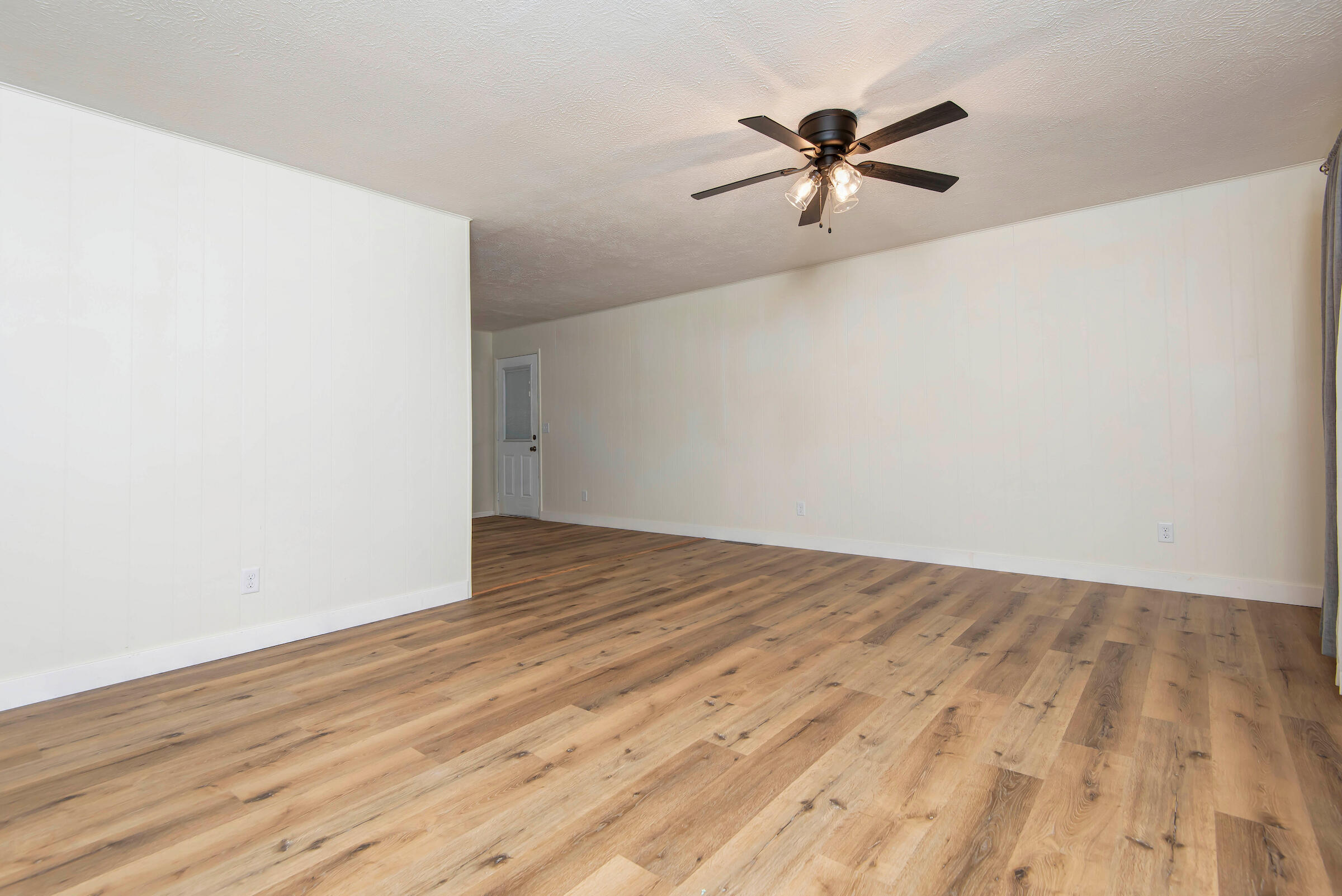 1520 South Carnation Drive Property Photo 6