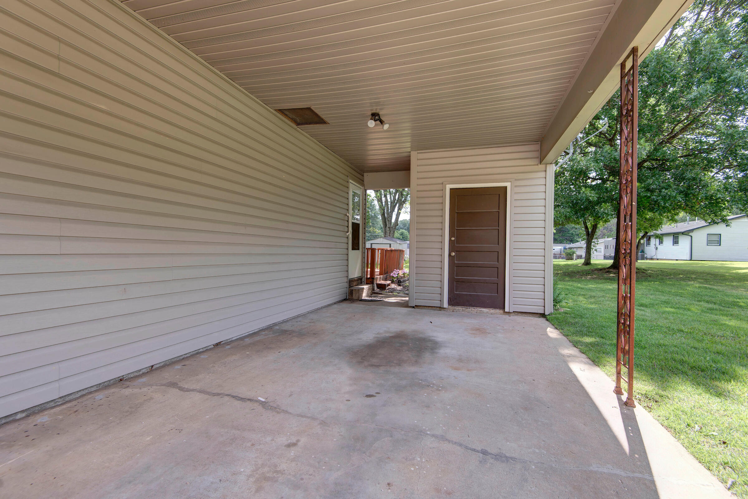 1520 South Carnation Drive Property Photo 26