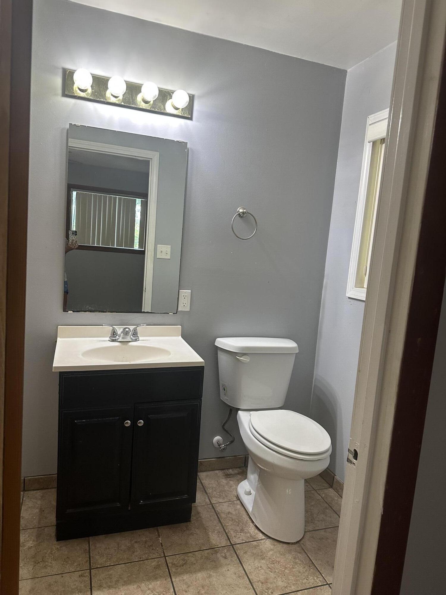 1054 West 6th Street Property Photo 10