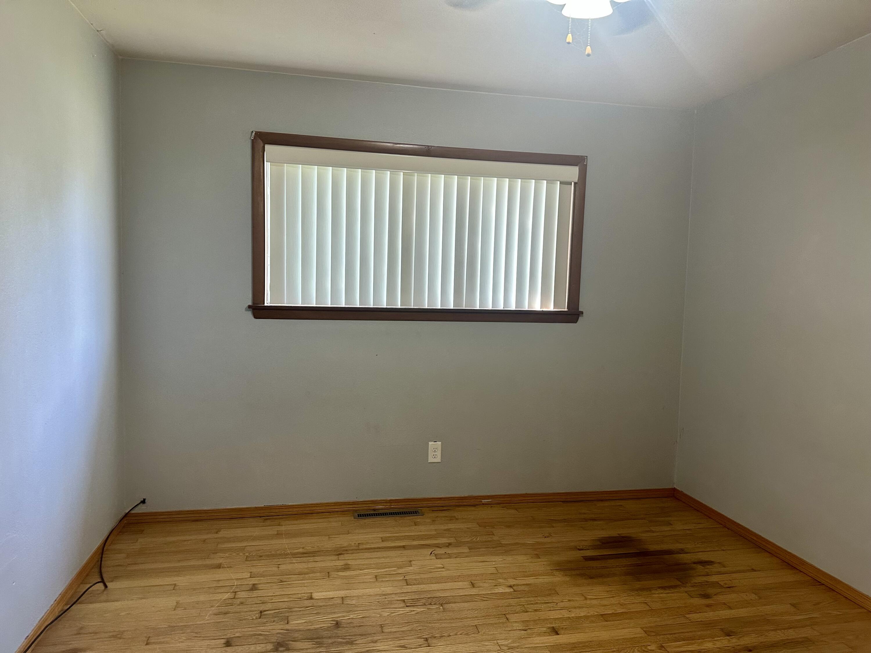 1054 West 6th Street Property Photo 15