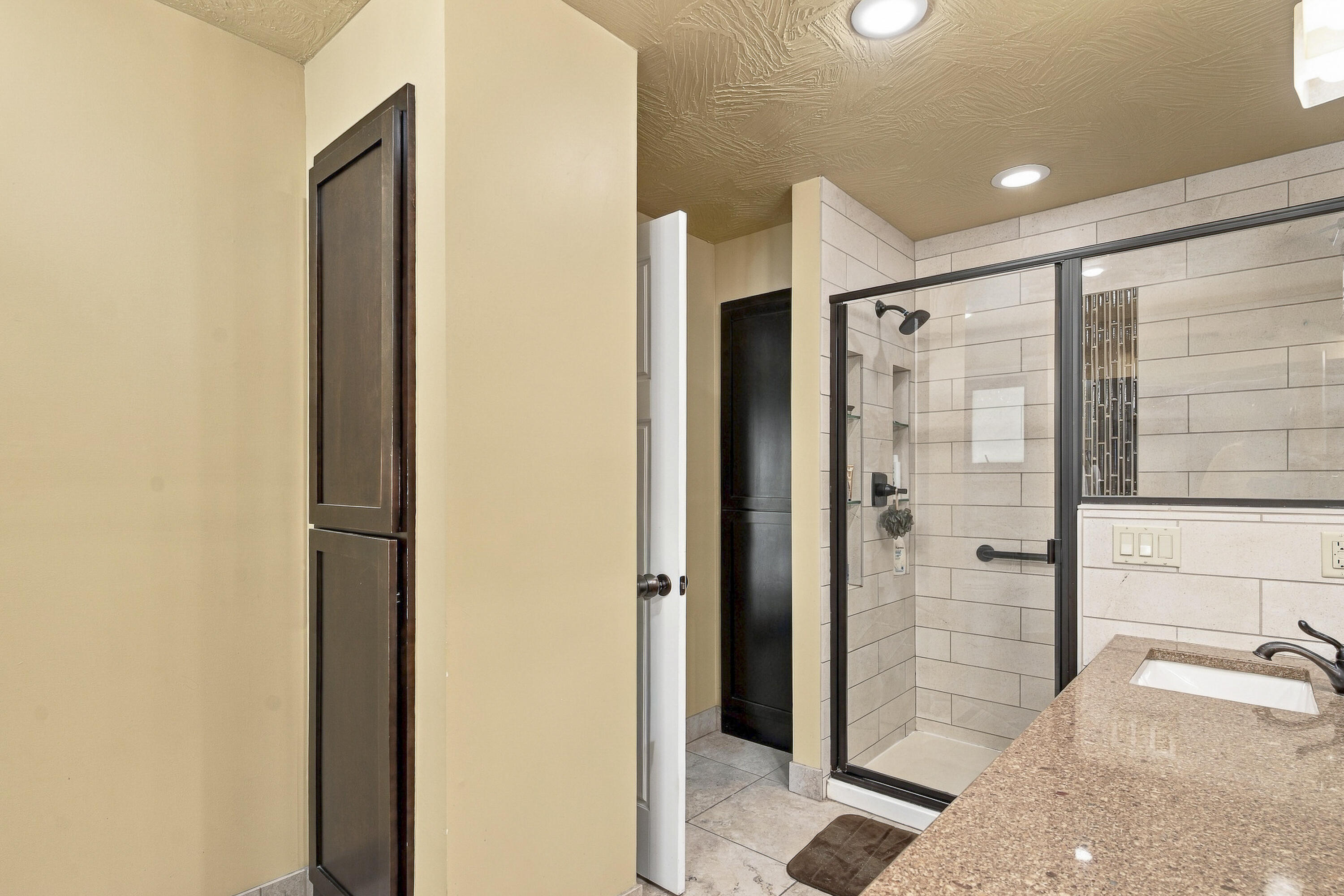 2550 East Sparkleberry Lane Property Photo 30