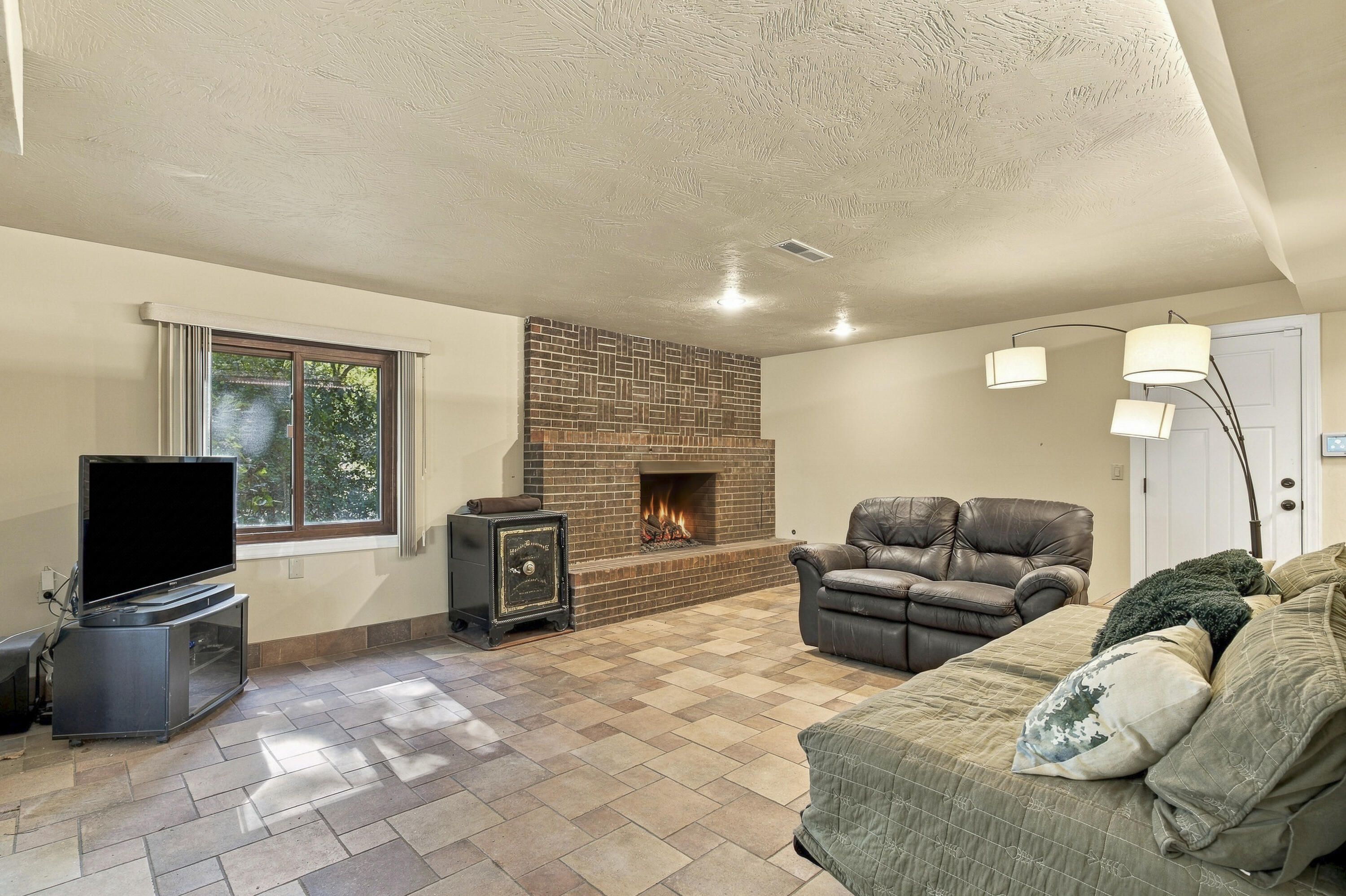 2550 East Sparkleberry Lane Property Photo 42