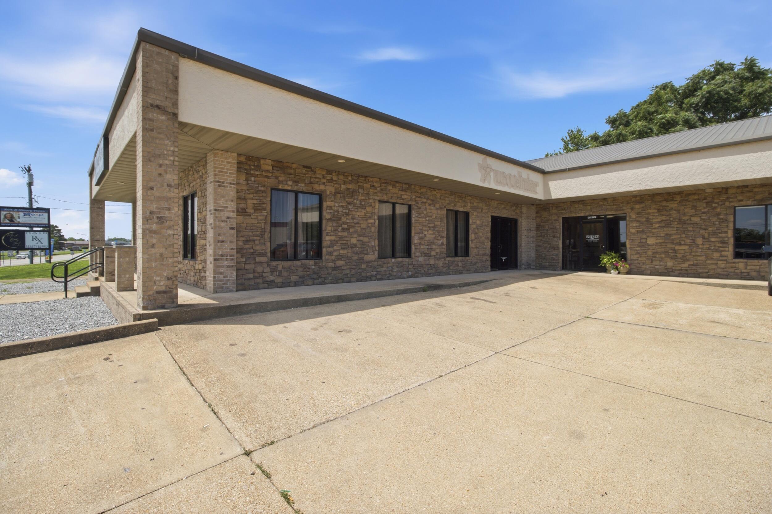 1213 South Highway 63 Property Photo 9
