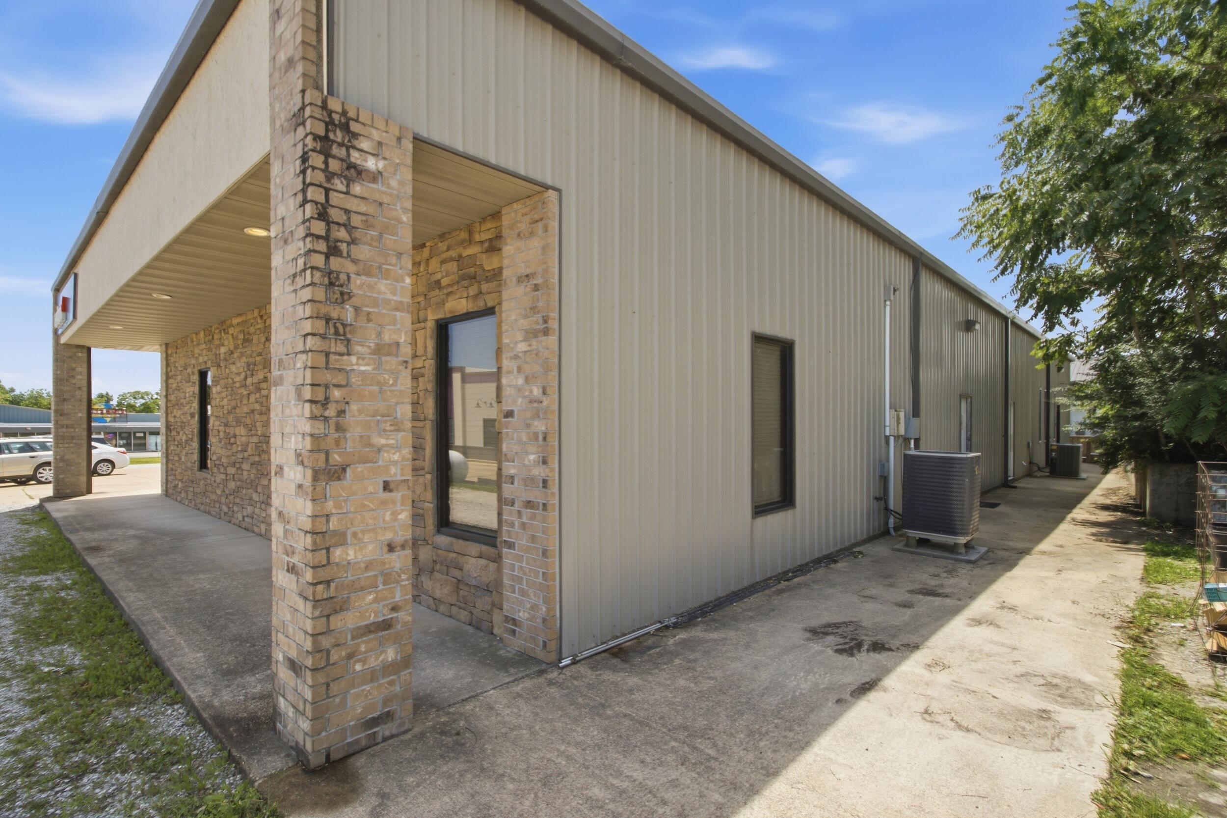1213 South Highway 63 Property Photo 11