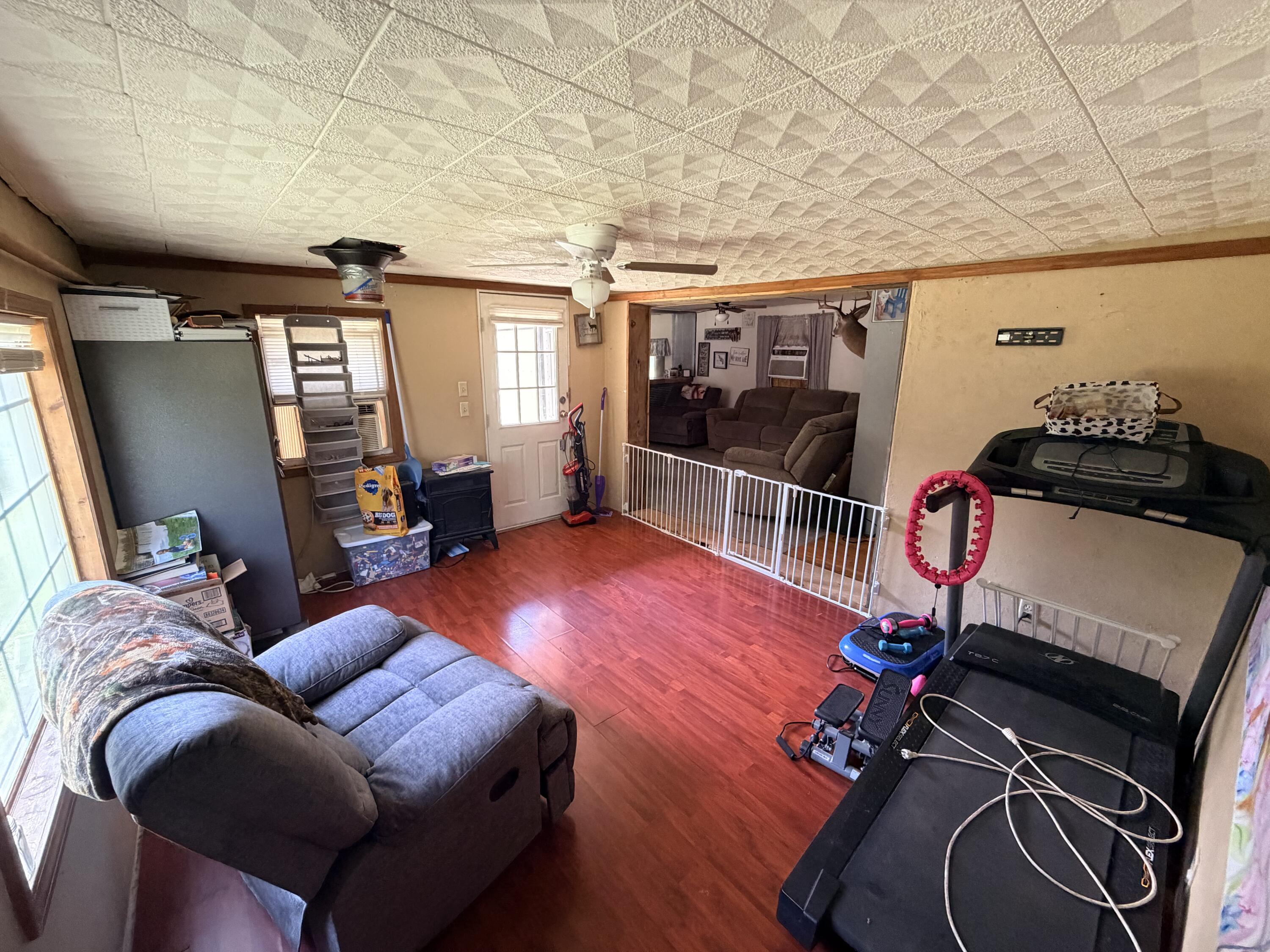 9457 County Road 9160 Property Photo 6
