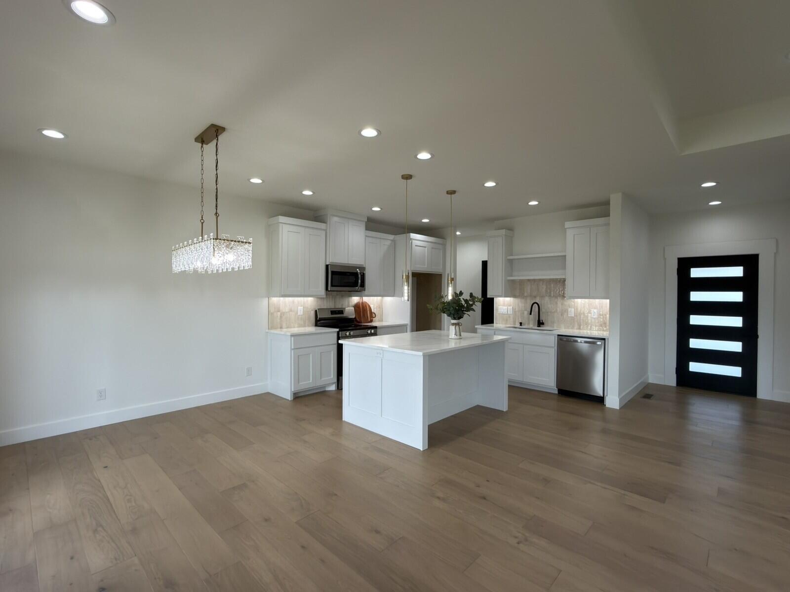 230 Hamilton Street Property Photo 8